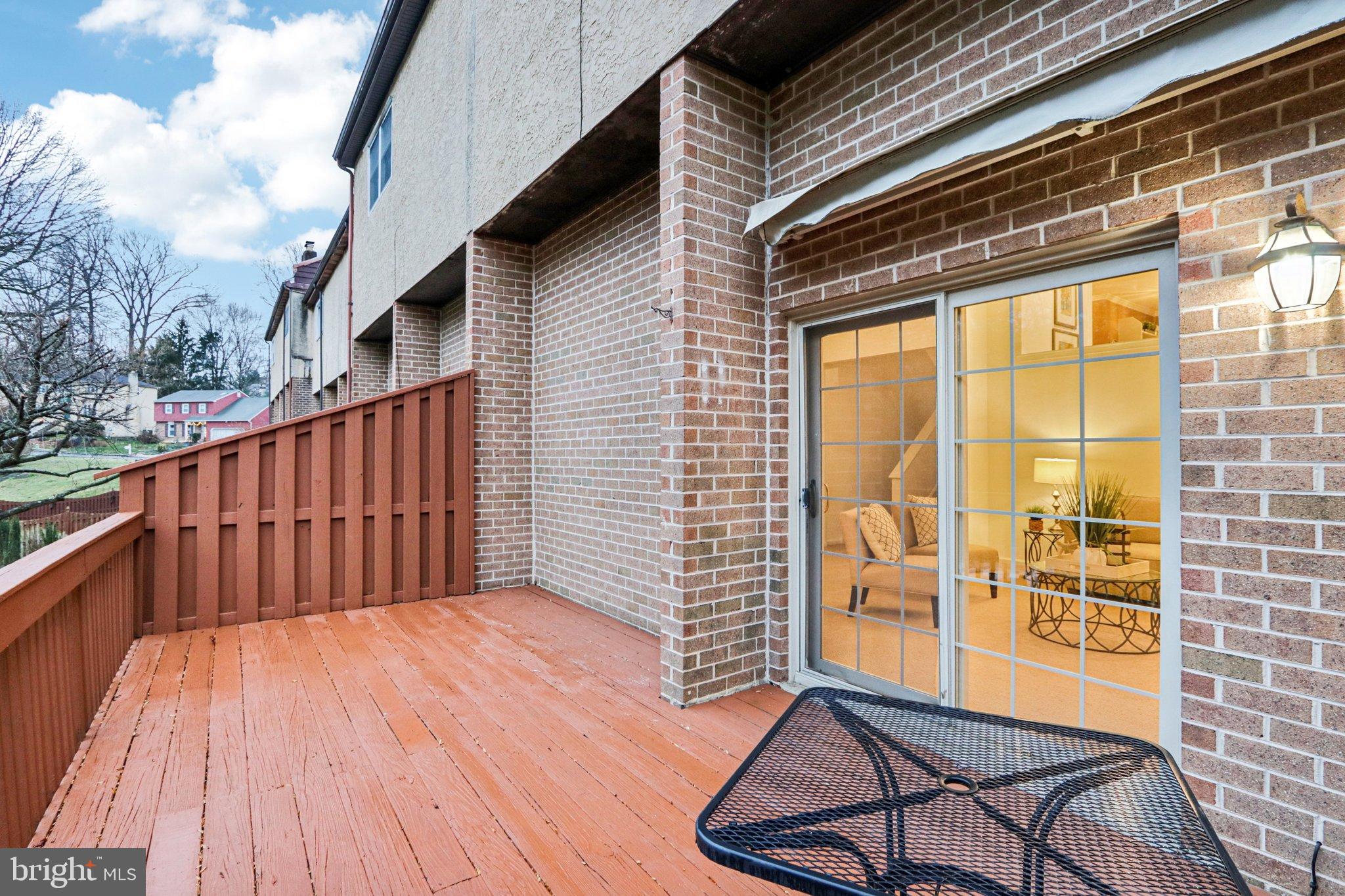 DEVON SQUARE - Residential