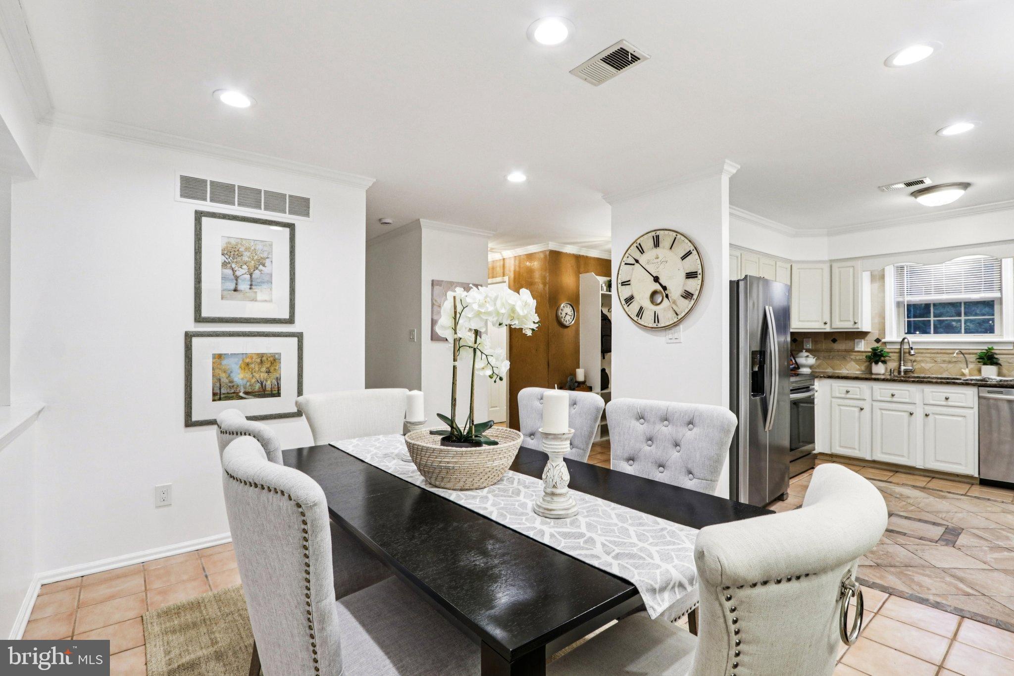 DEVON SQUARE - Residential