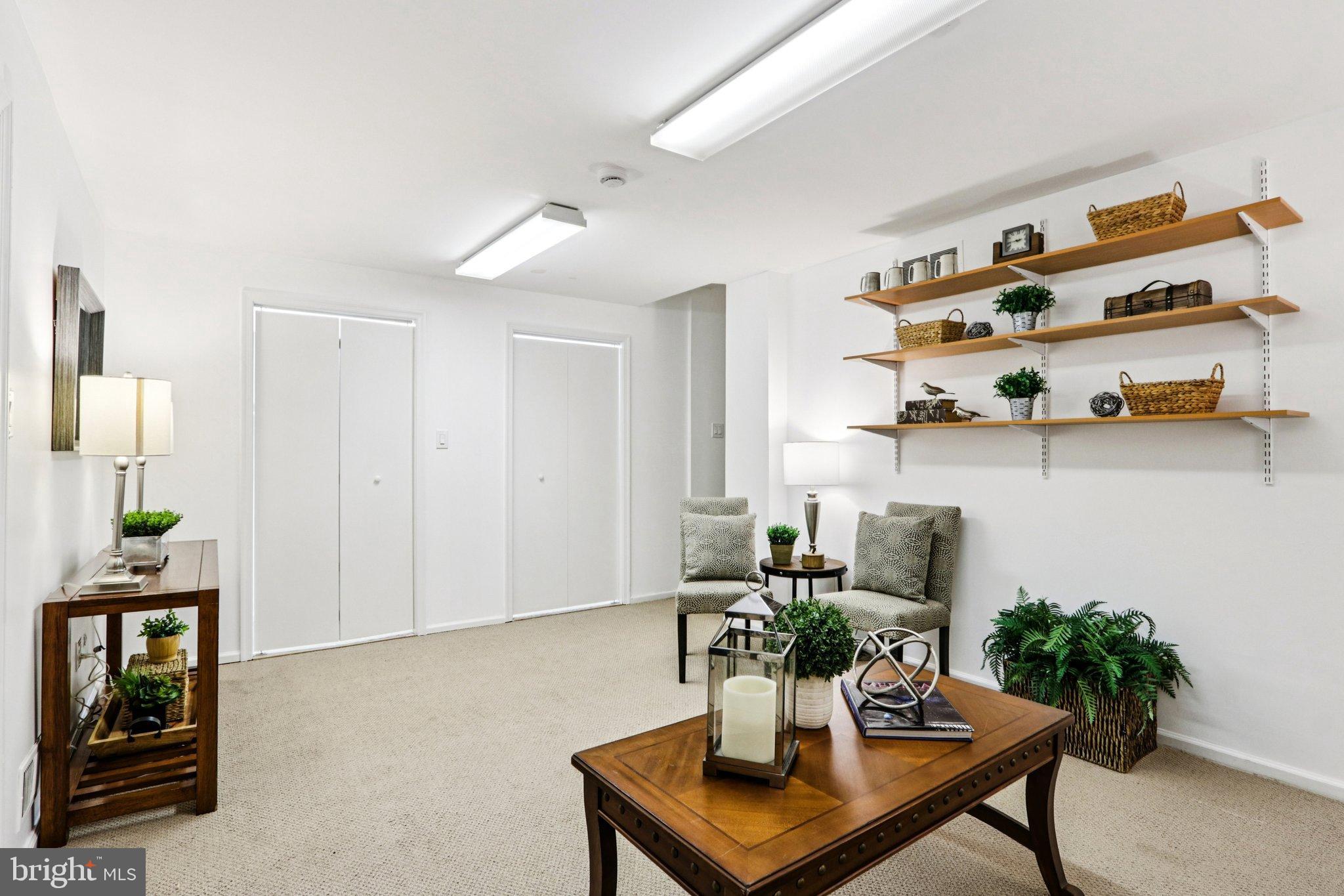 DEVON SQUARE - Residential