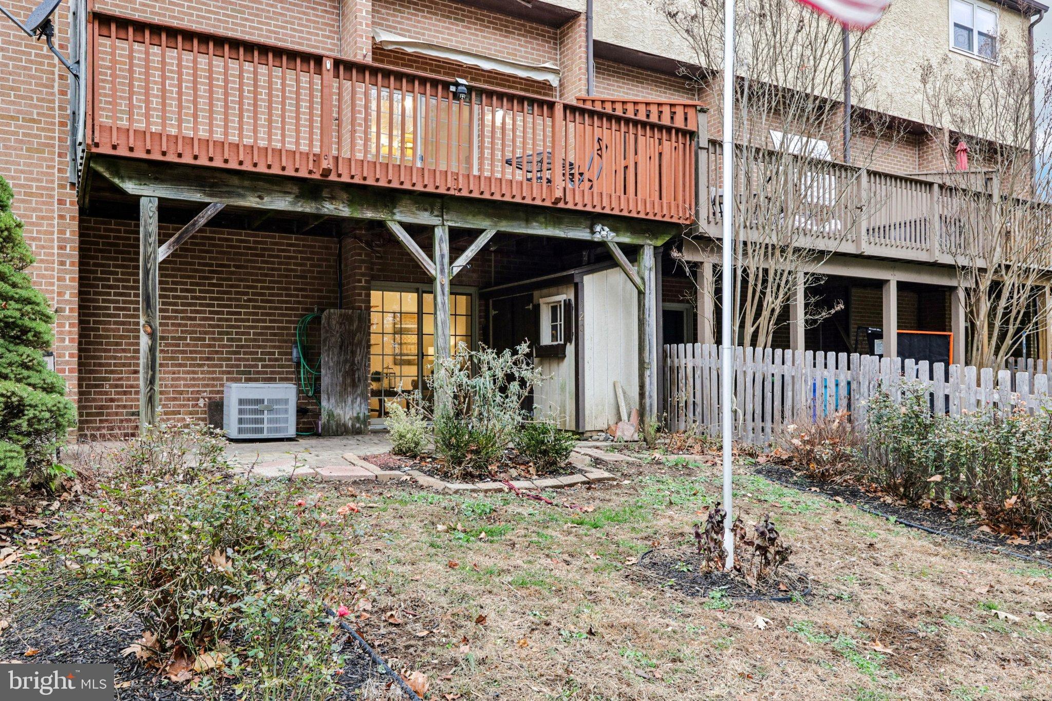 DEVON SQUARE - Residential