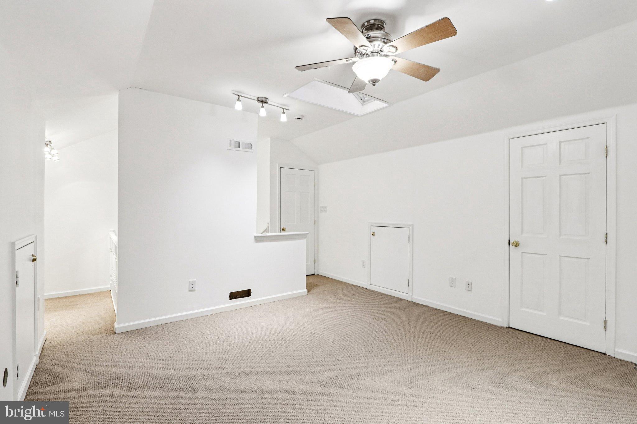 DEVON SQUARE - Residential