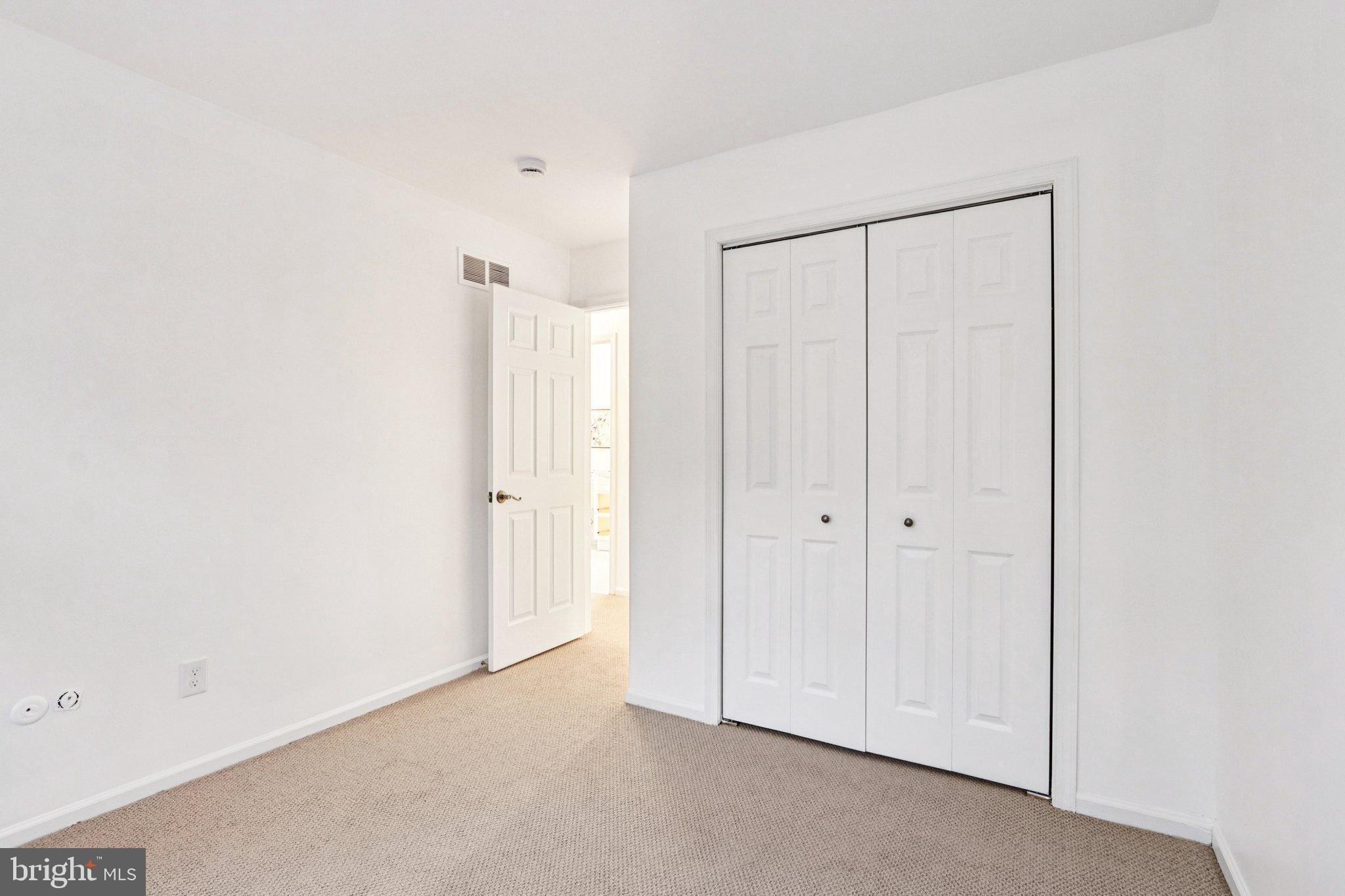 DEVON SQUARE - Residential