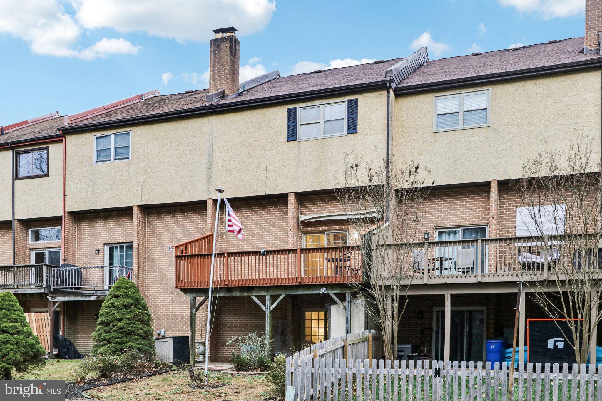 DEVON SQUARE - Residential
