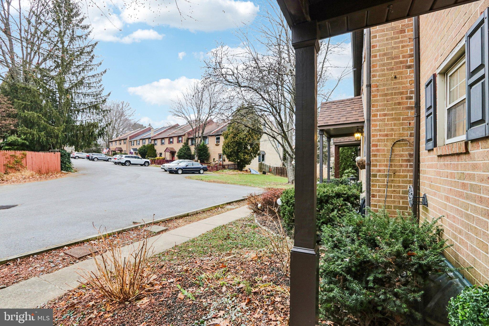 DEVON SQUARE - Residential