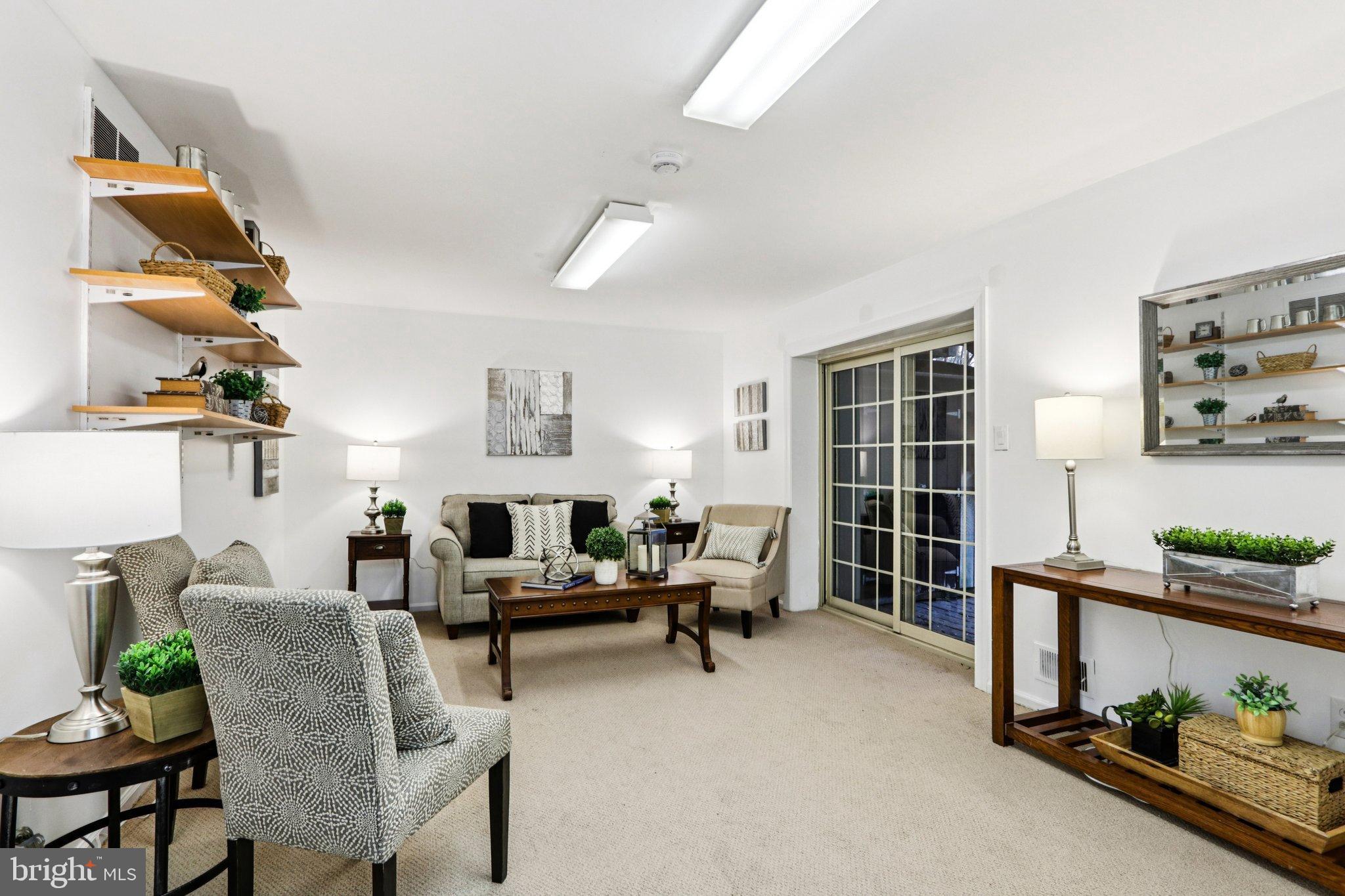 DEVON SQUARE - Residential