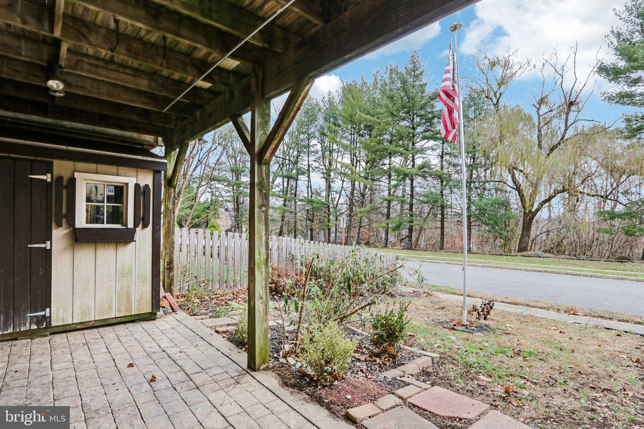 DEVON SQUARE - Residential