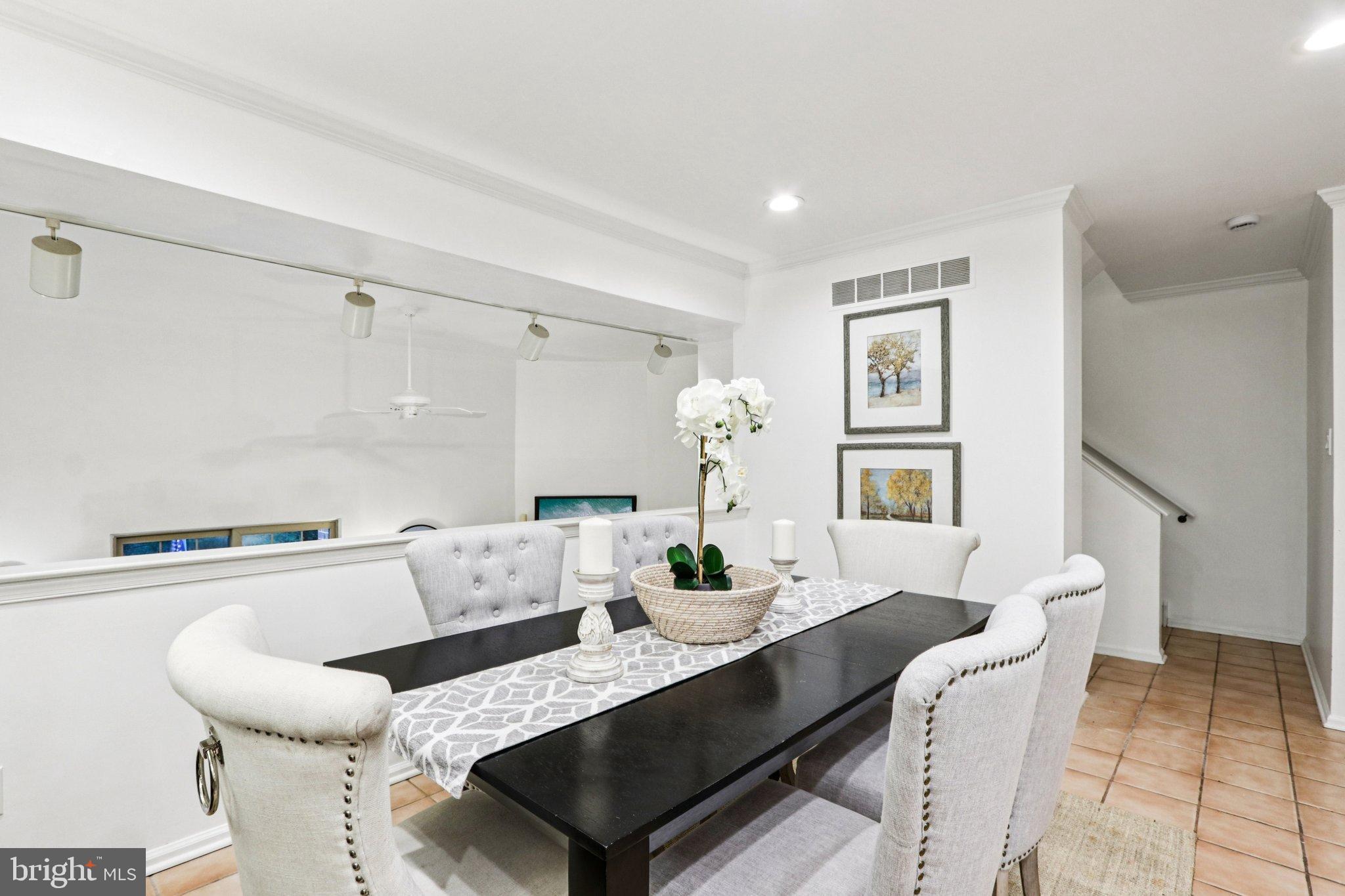 DEVON SQUARE - Residential