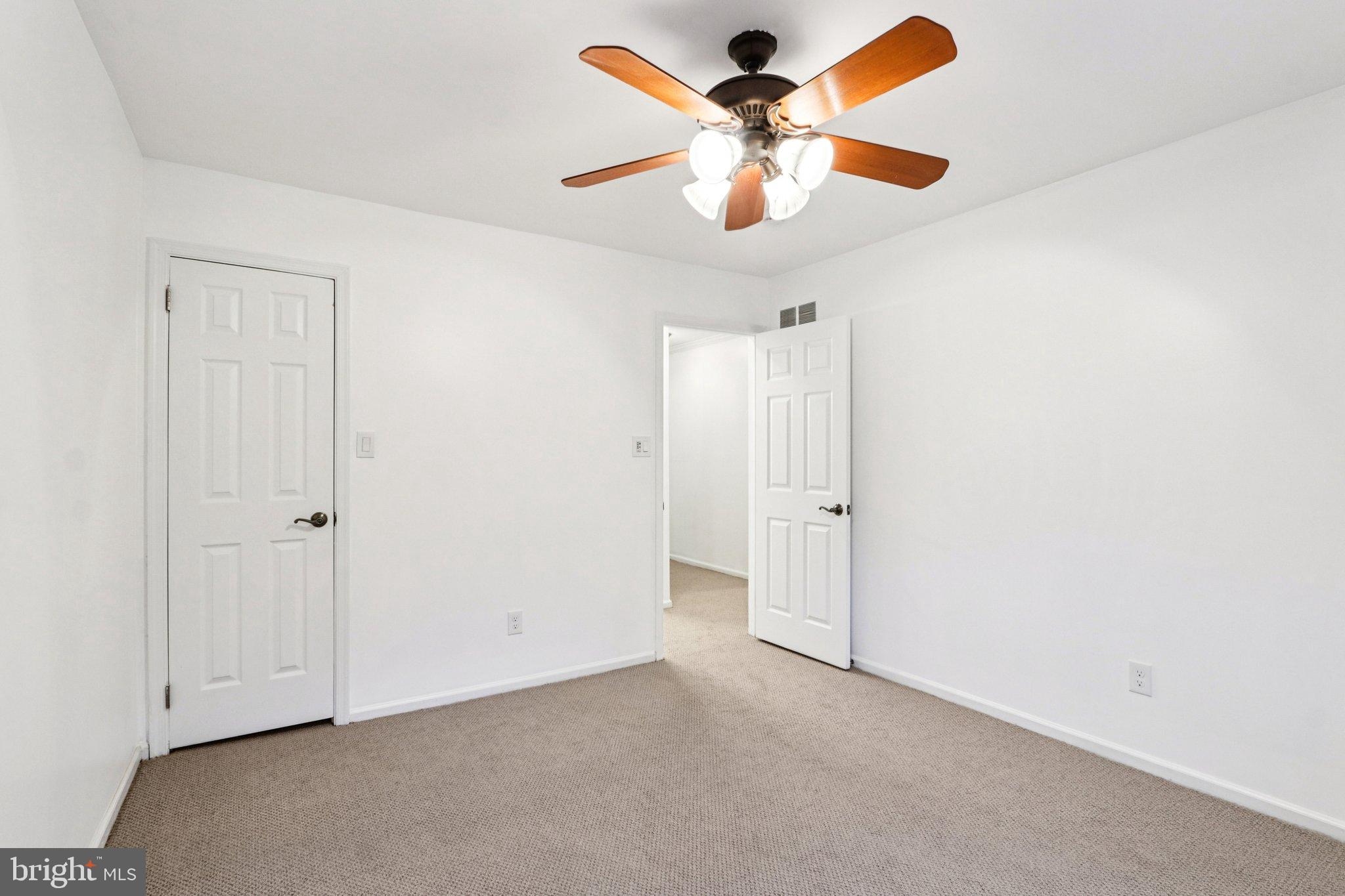 DEVON SQUARE - Residential