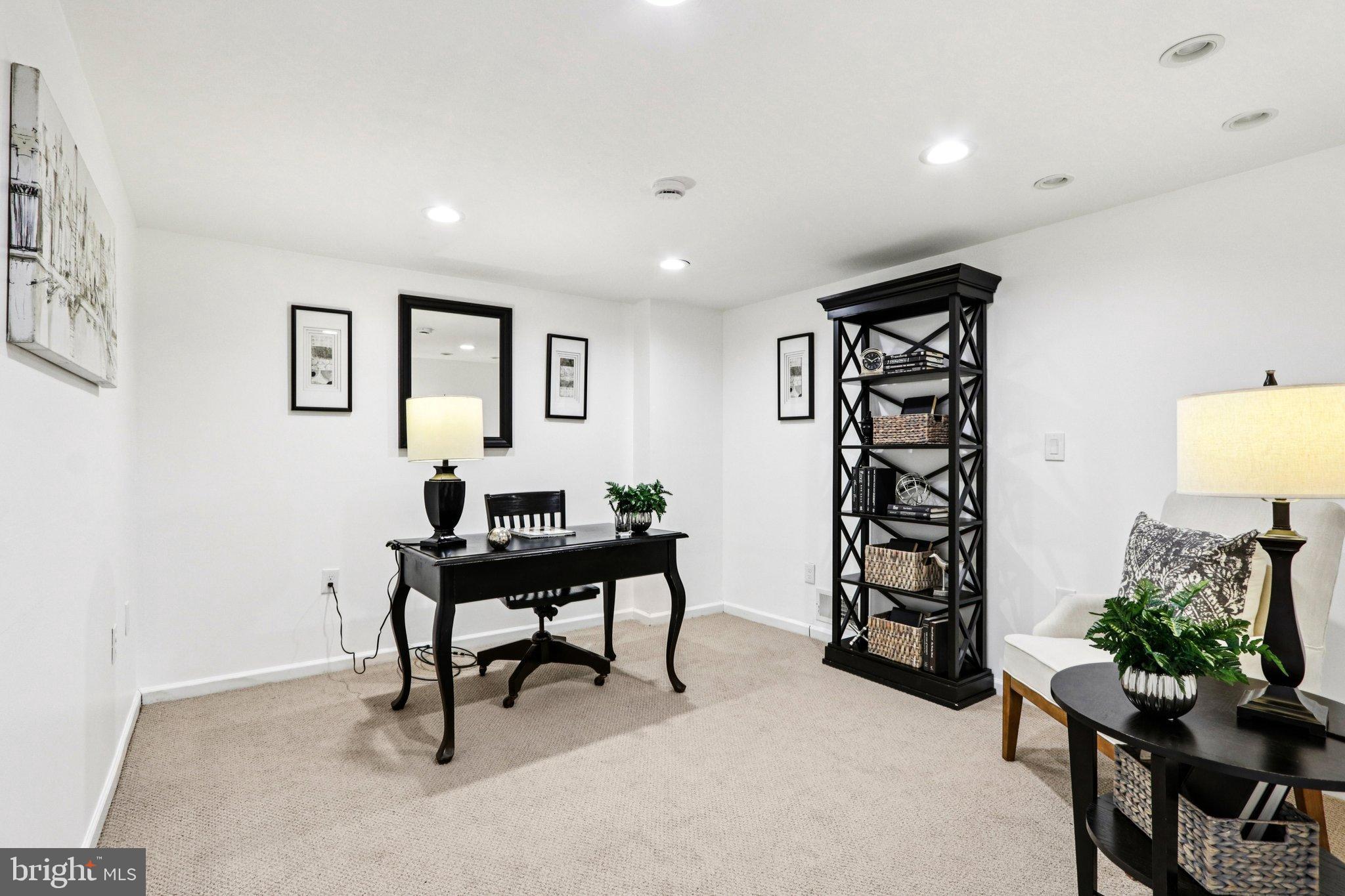 DEVON SQUARE - Residential