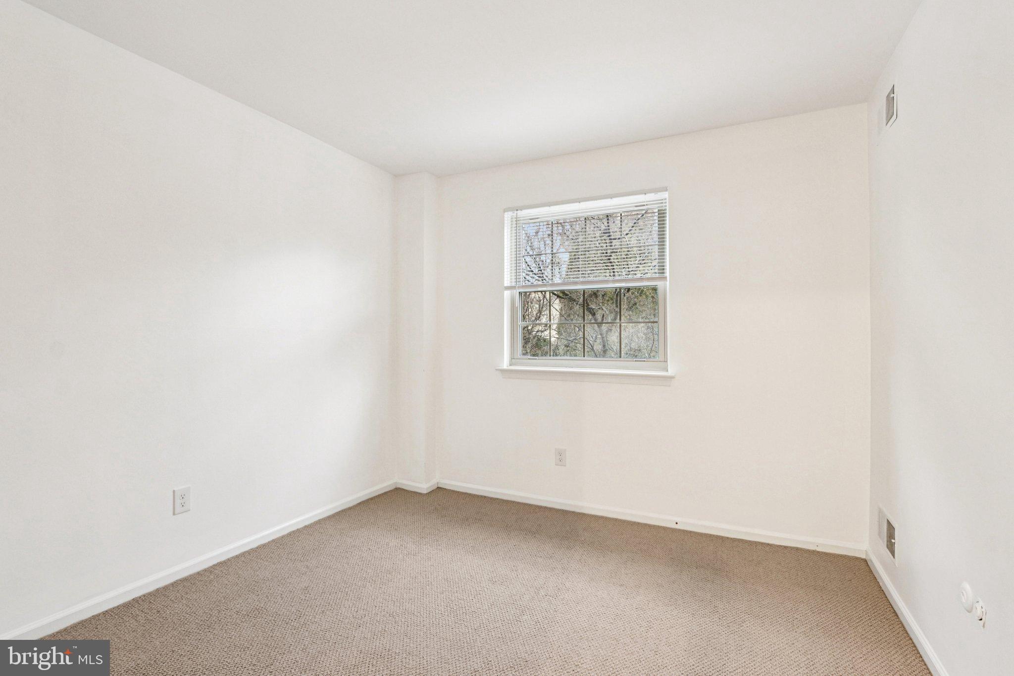 DEVON SQUARE - Residential