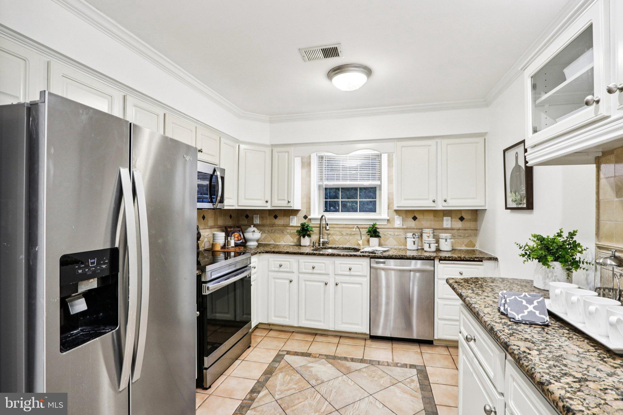 DEVON SQUARE - Residential