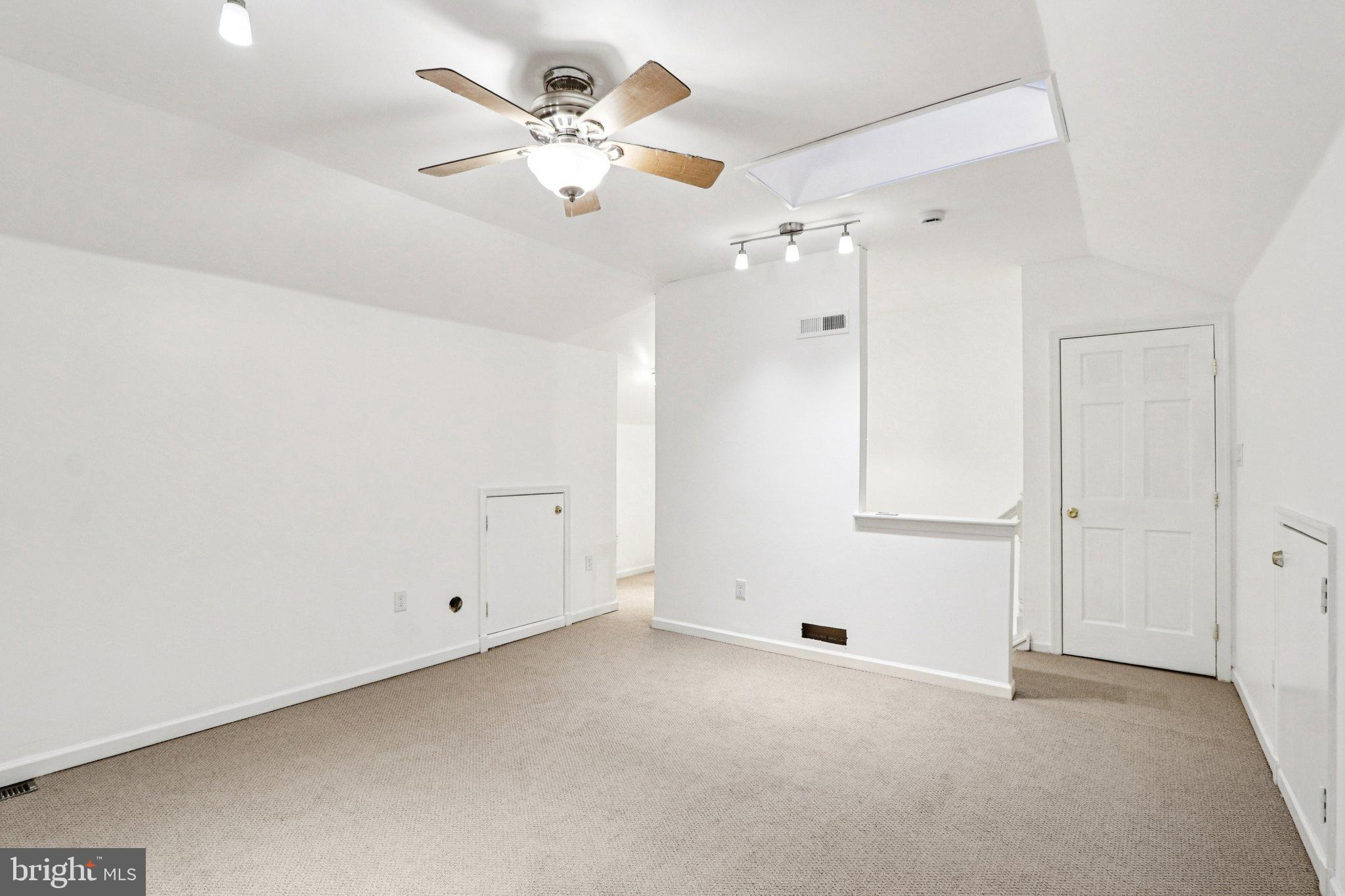 DEVON SQUARE - Residential