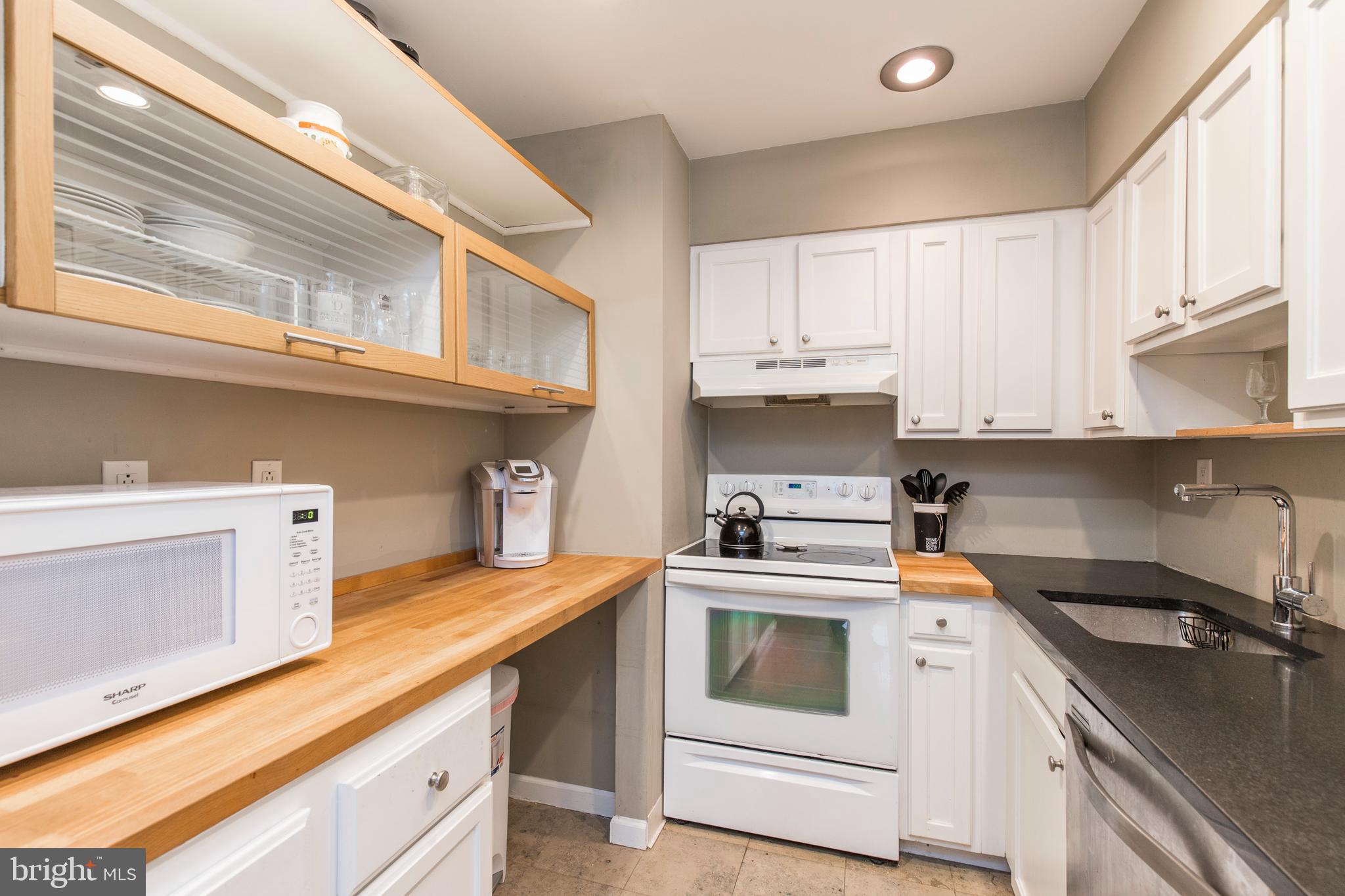 1908 RODMAN STREET 2