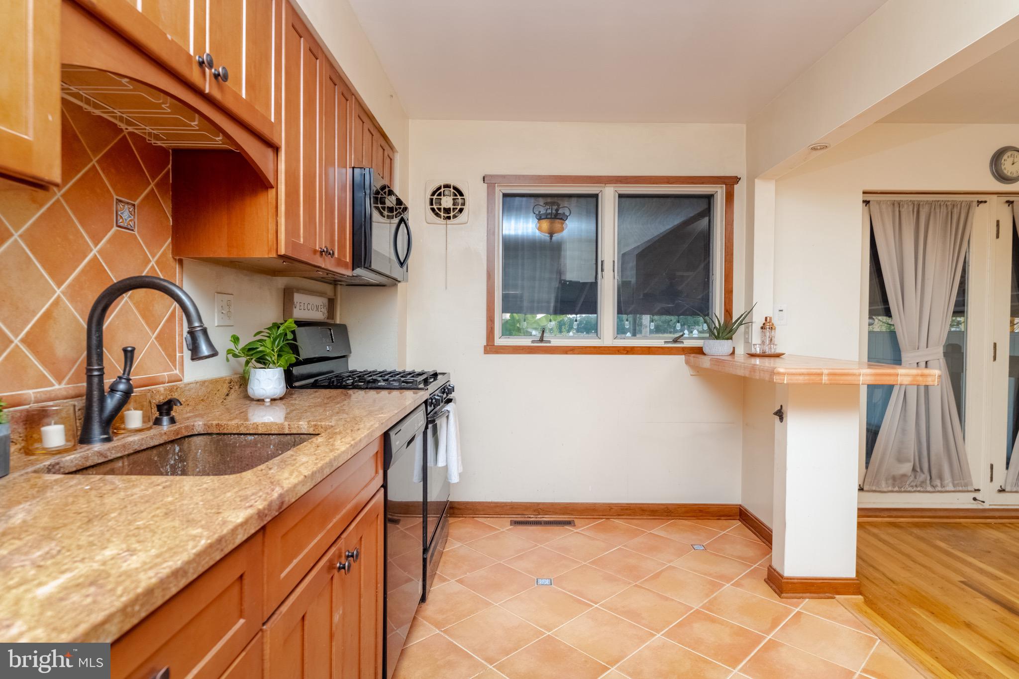 EASTCREST - Residential