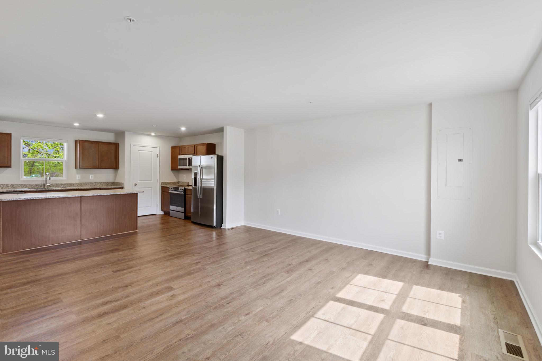 BROOKE - Residential