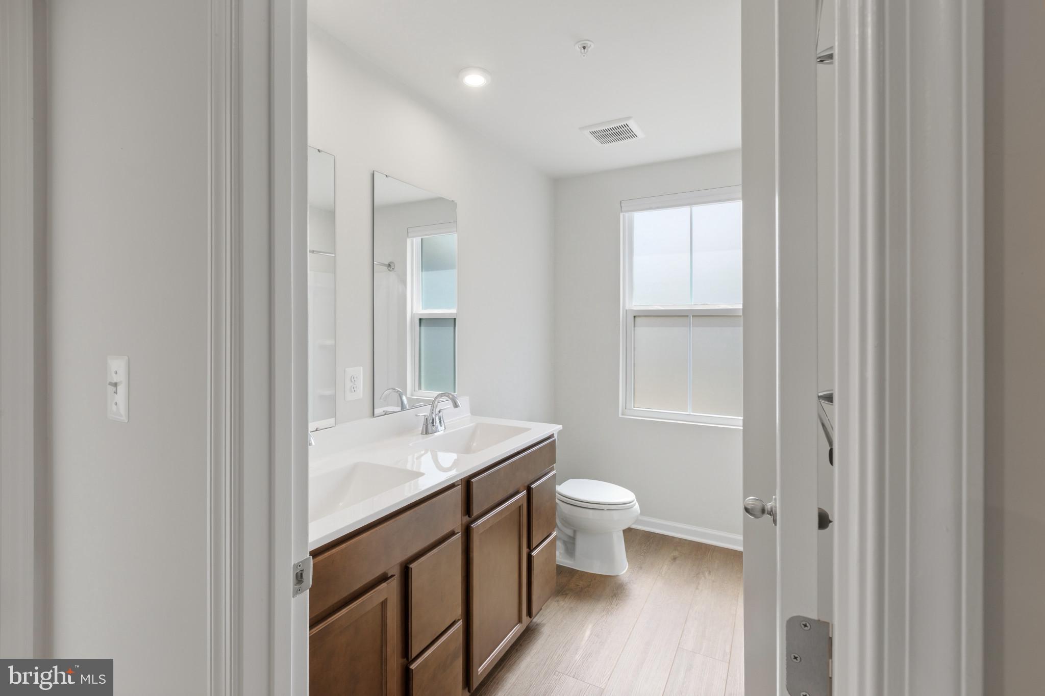 BROOKE - Residential