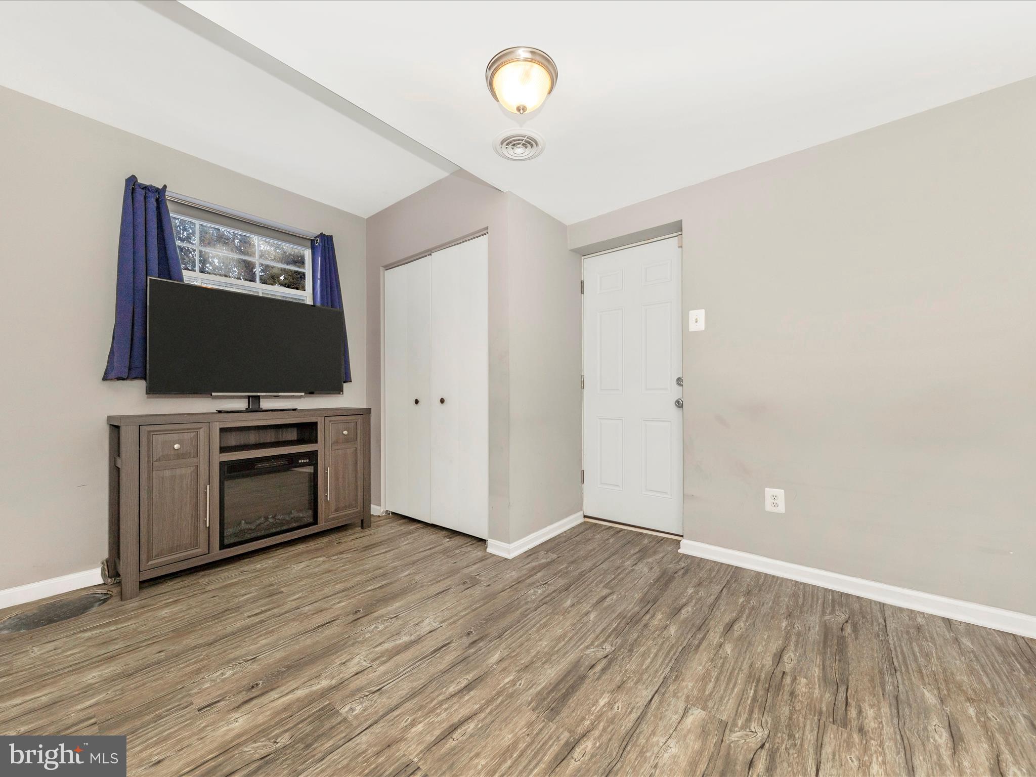 HUNTERS WOODS - Residential