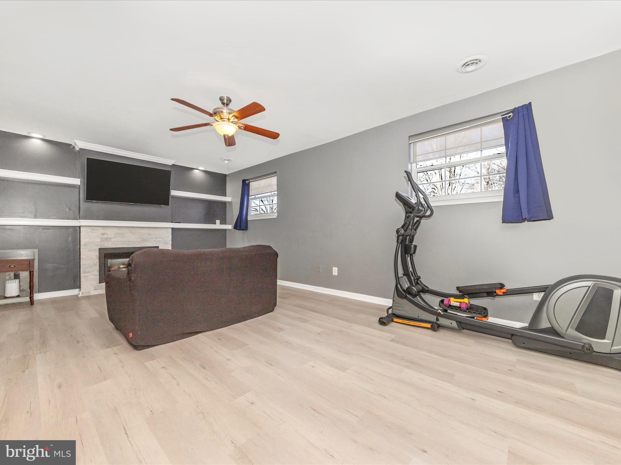 HUNTERS WOODS - Residential