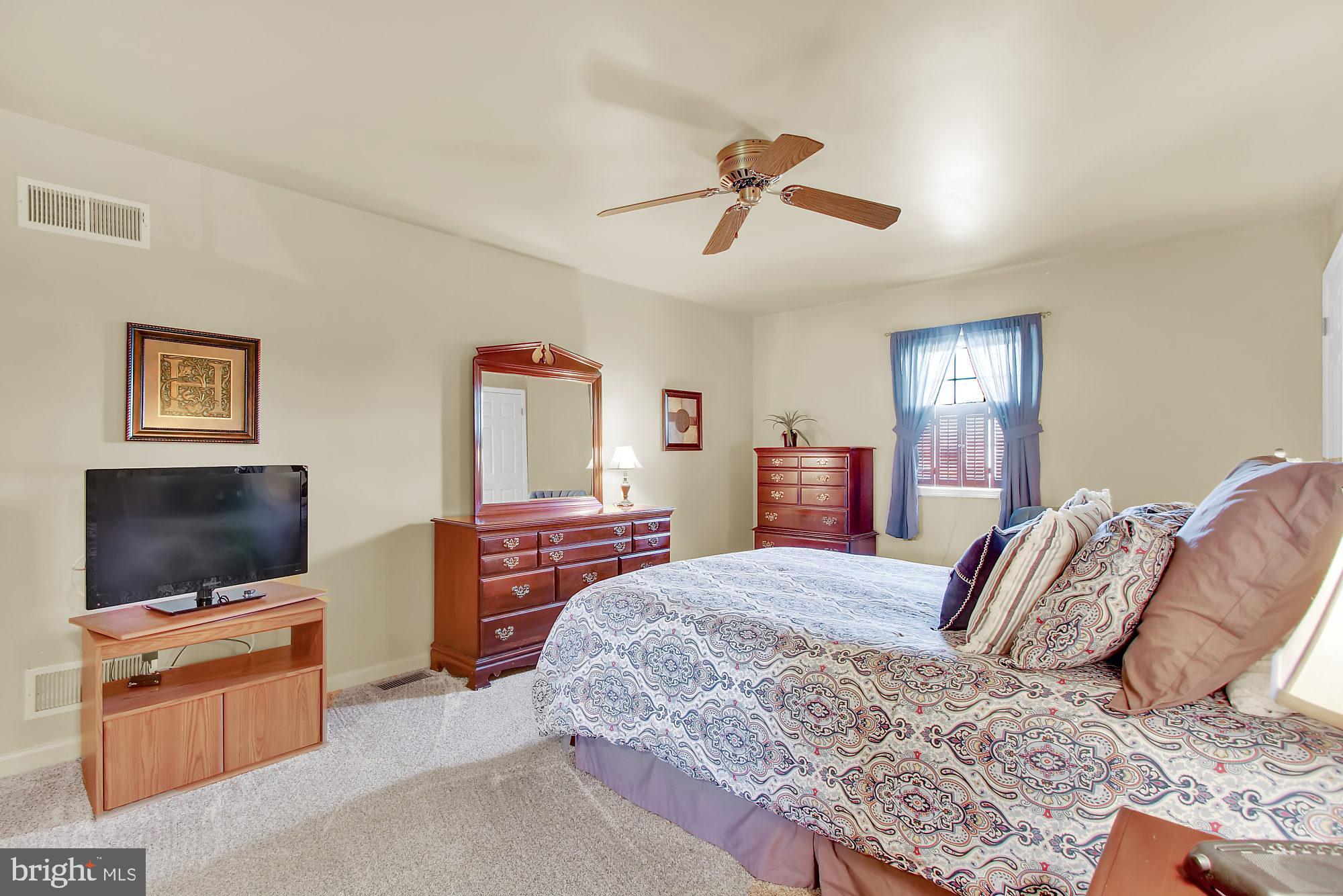 QUAIL HEIGHTS - Residential