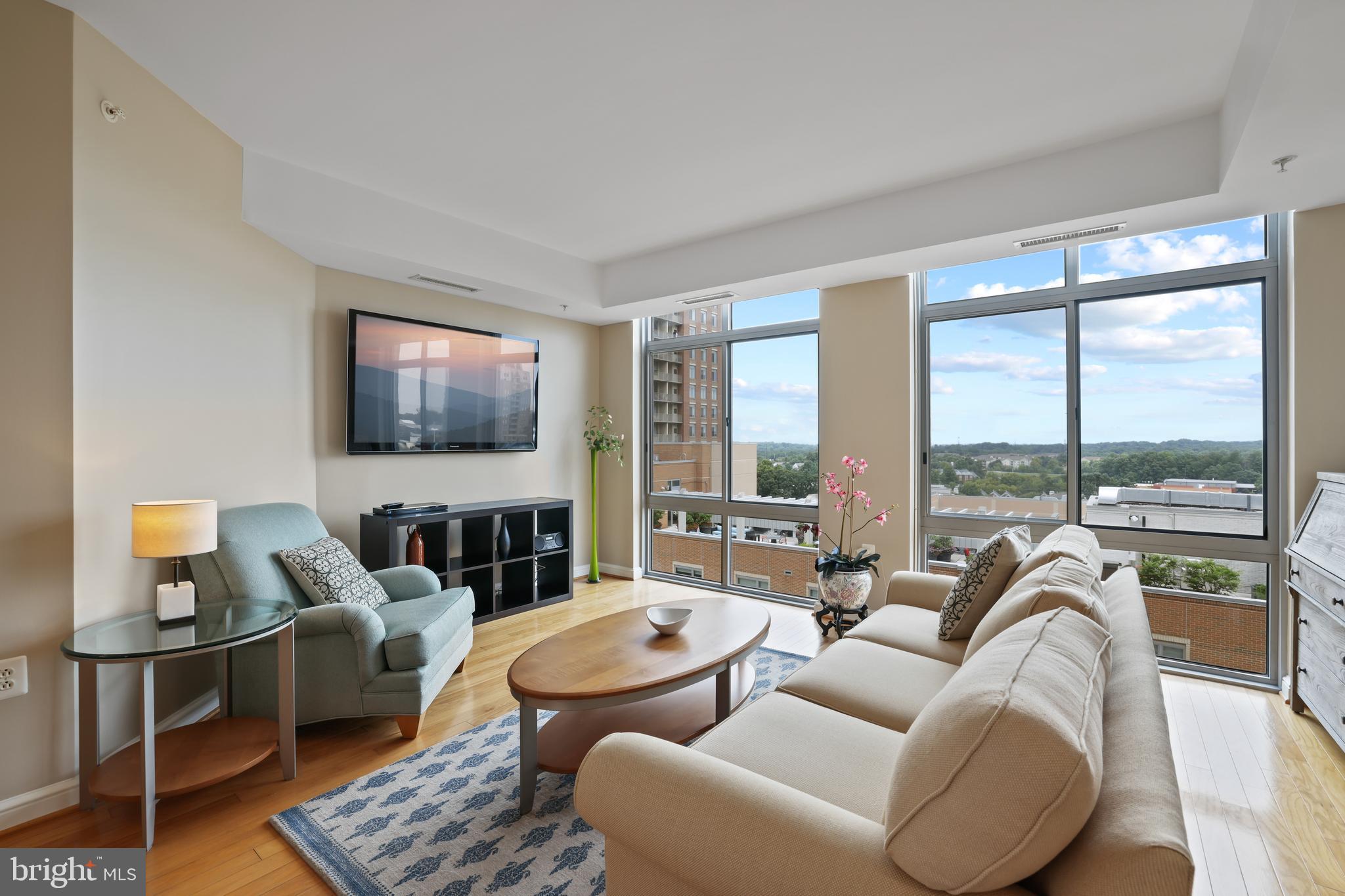 MIDTOWN AT RESTON TOWN CENTER - Residential