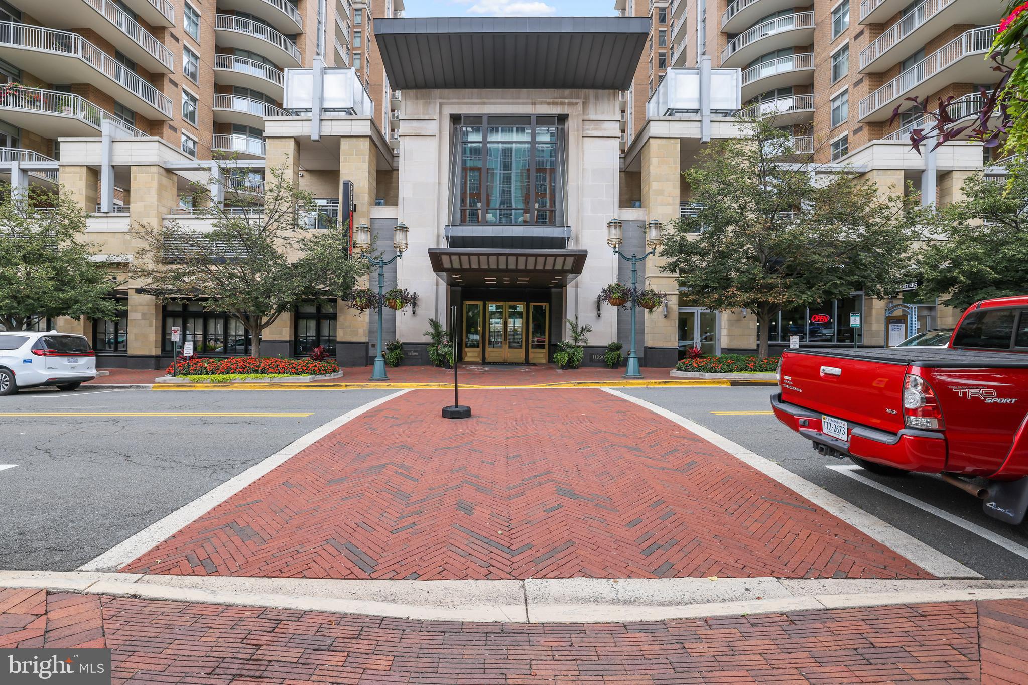 MIDTOWN AT RESTON TOWN CENTER - Residential