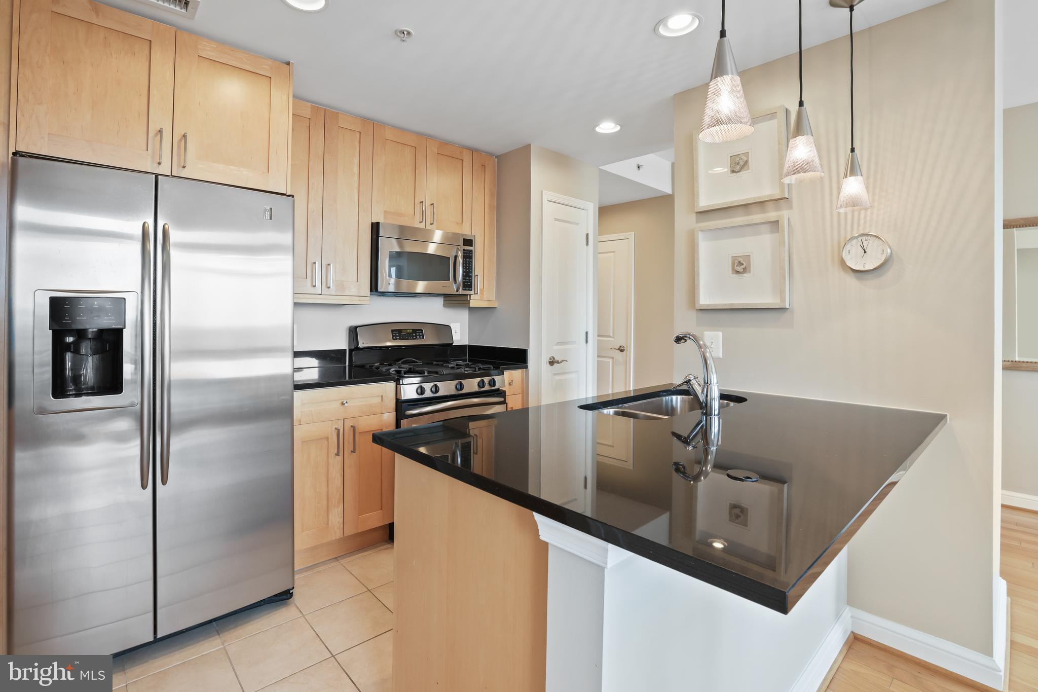 MIDTOWN AT RESTON TOWN CENTER - Residential