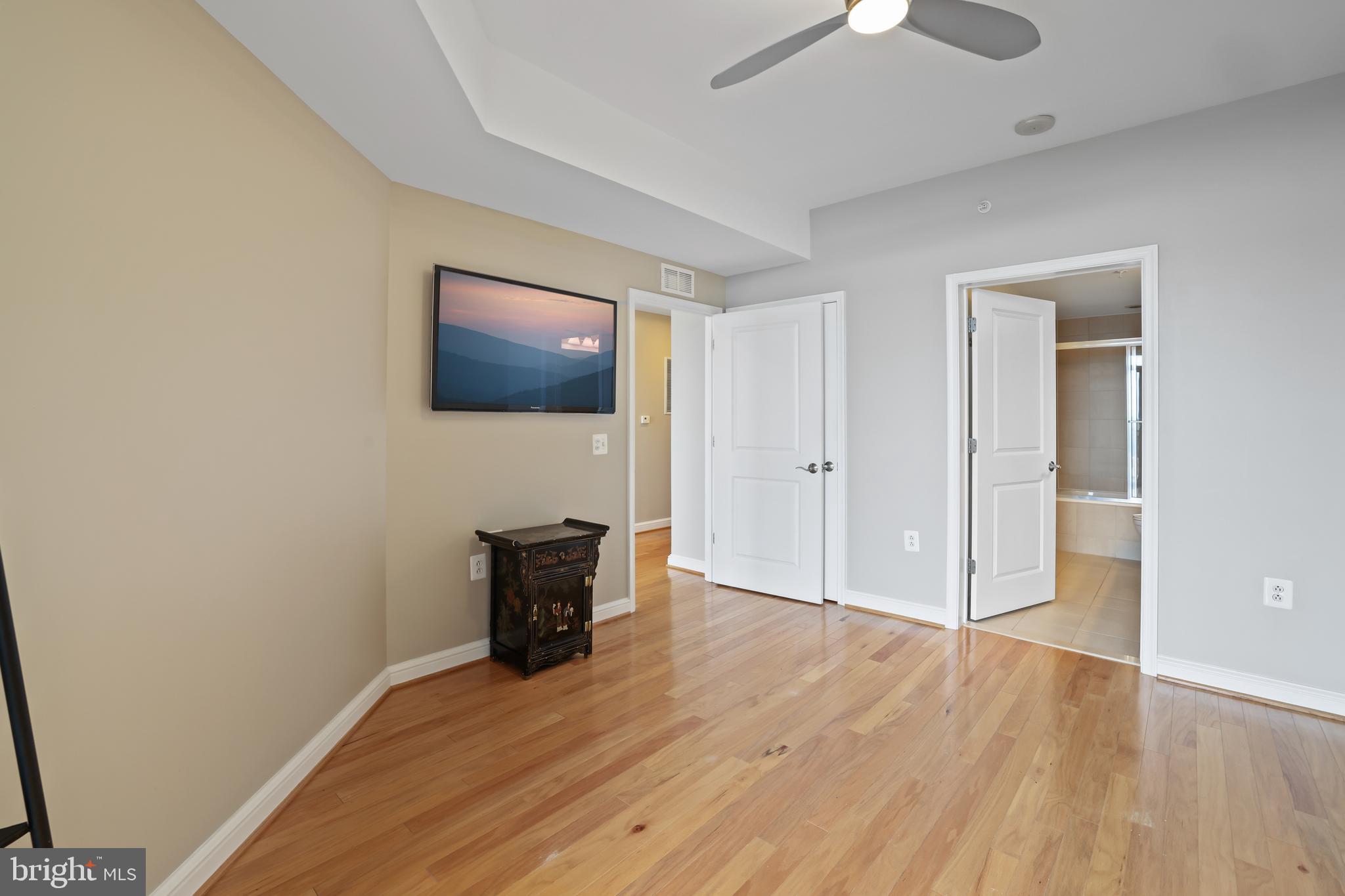 MIDTOWN AT RESTON TOWN CENTER - Residential