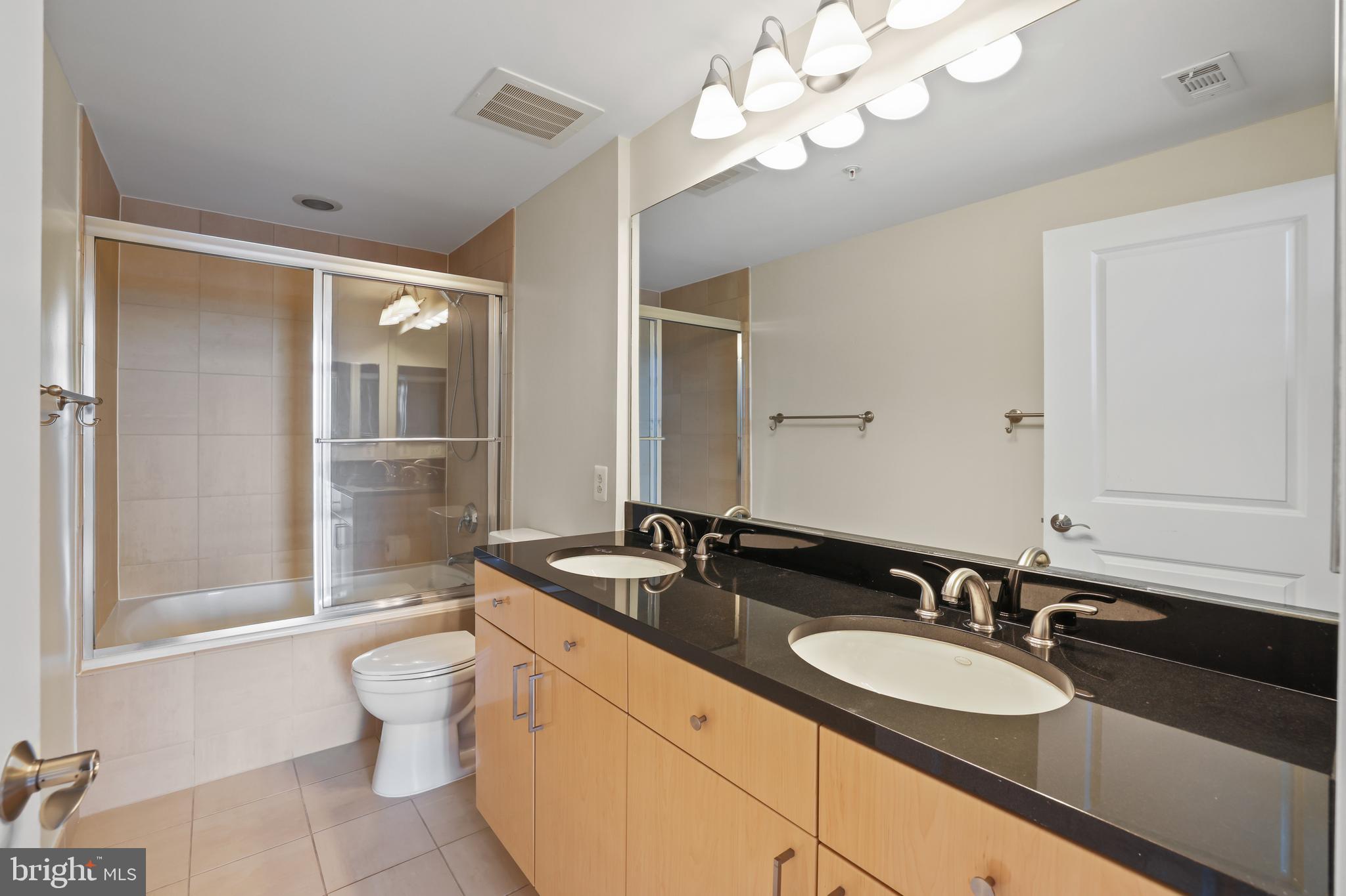 MIDTOWN AT RESTON TOWN CENTER - Residential