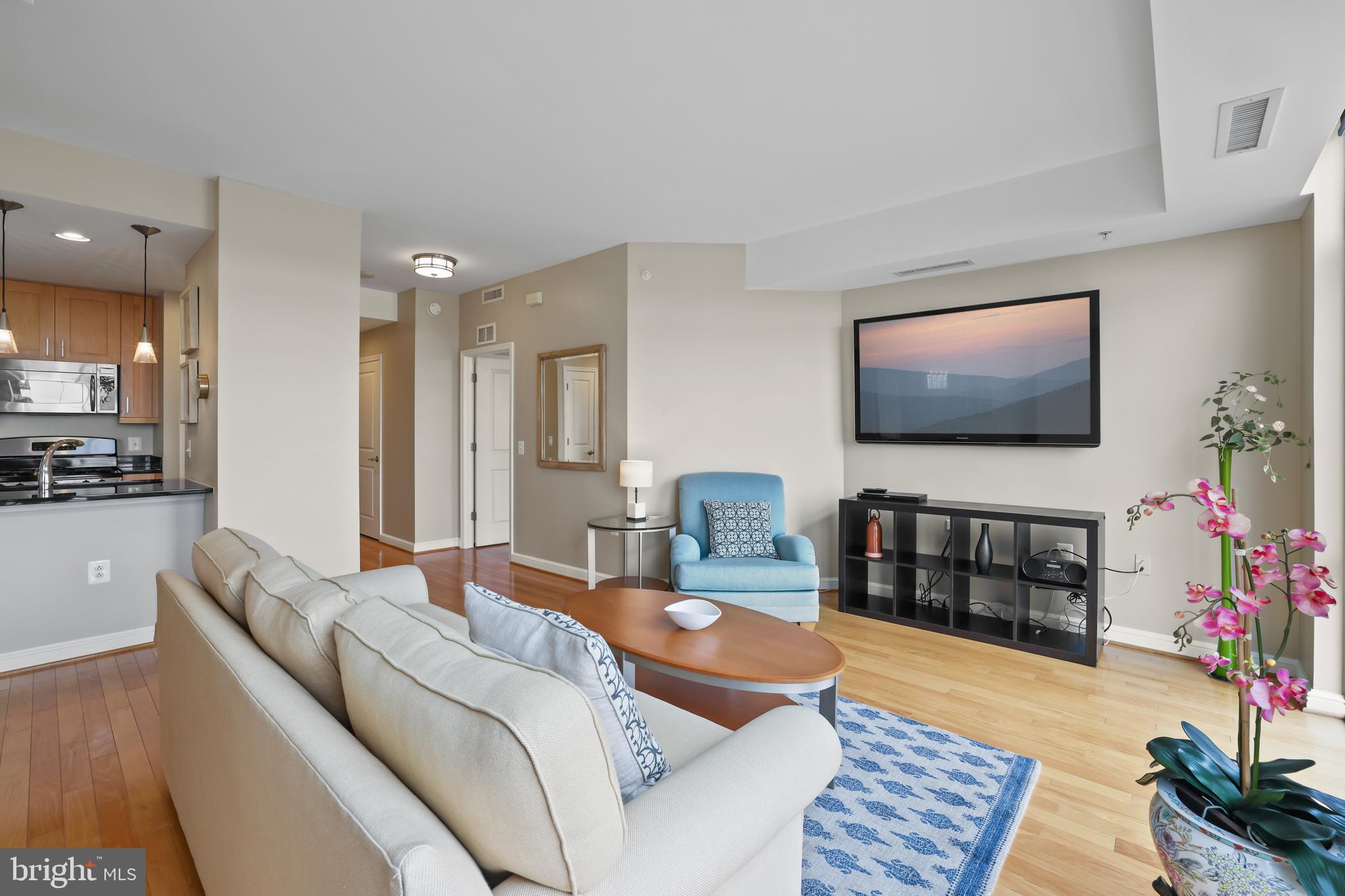 MIDTOWN AT RESTON TOWN CENTER - Residential