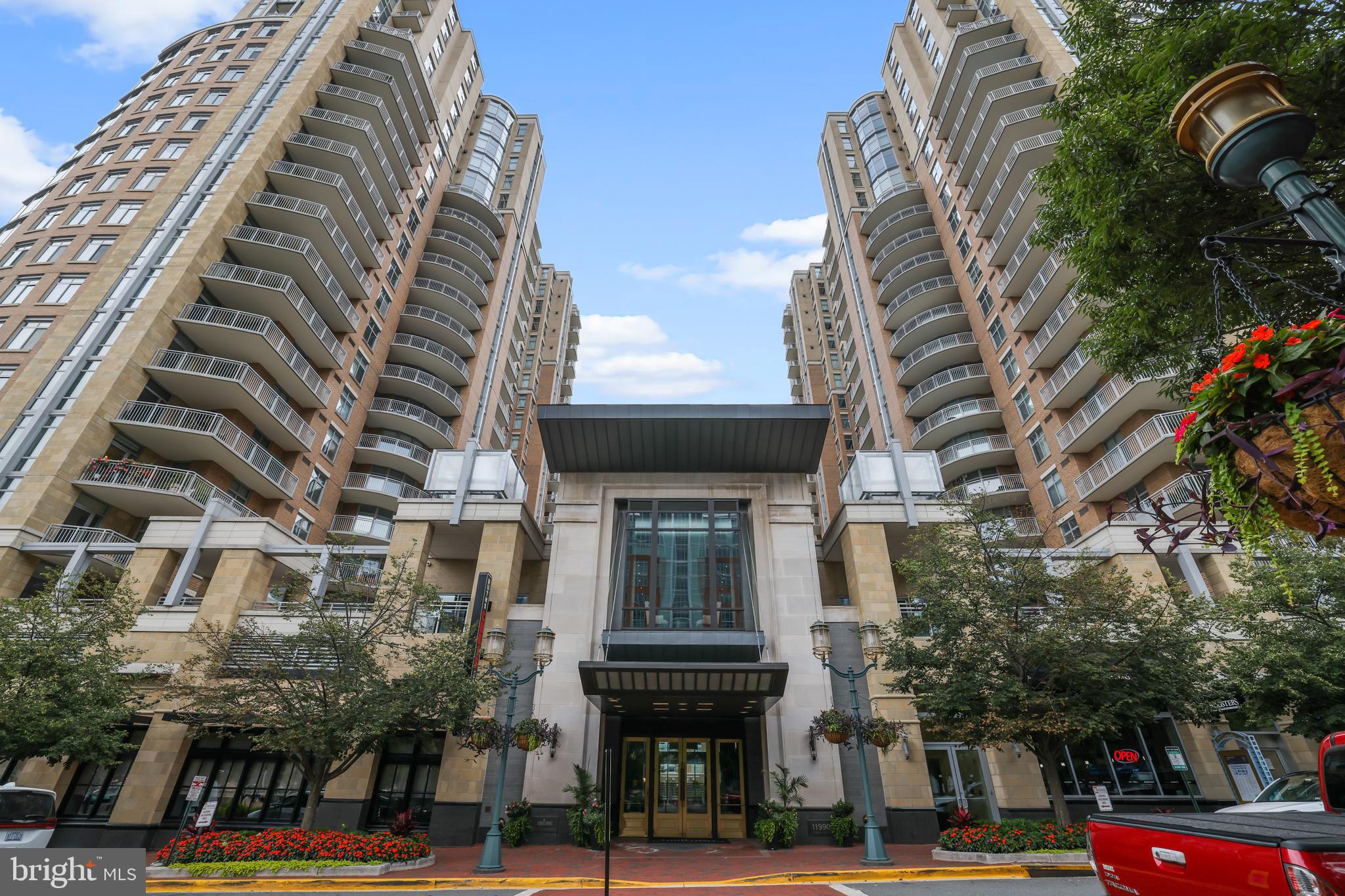 MIDTOWN AT RESTON TOWN CENTER - Residential