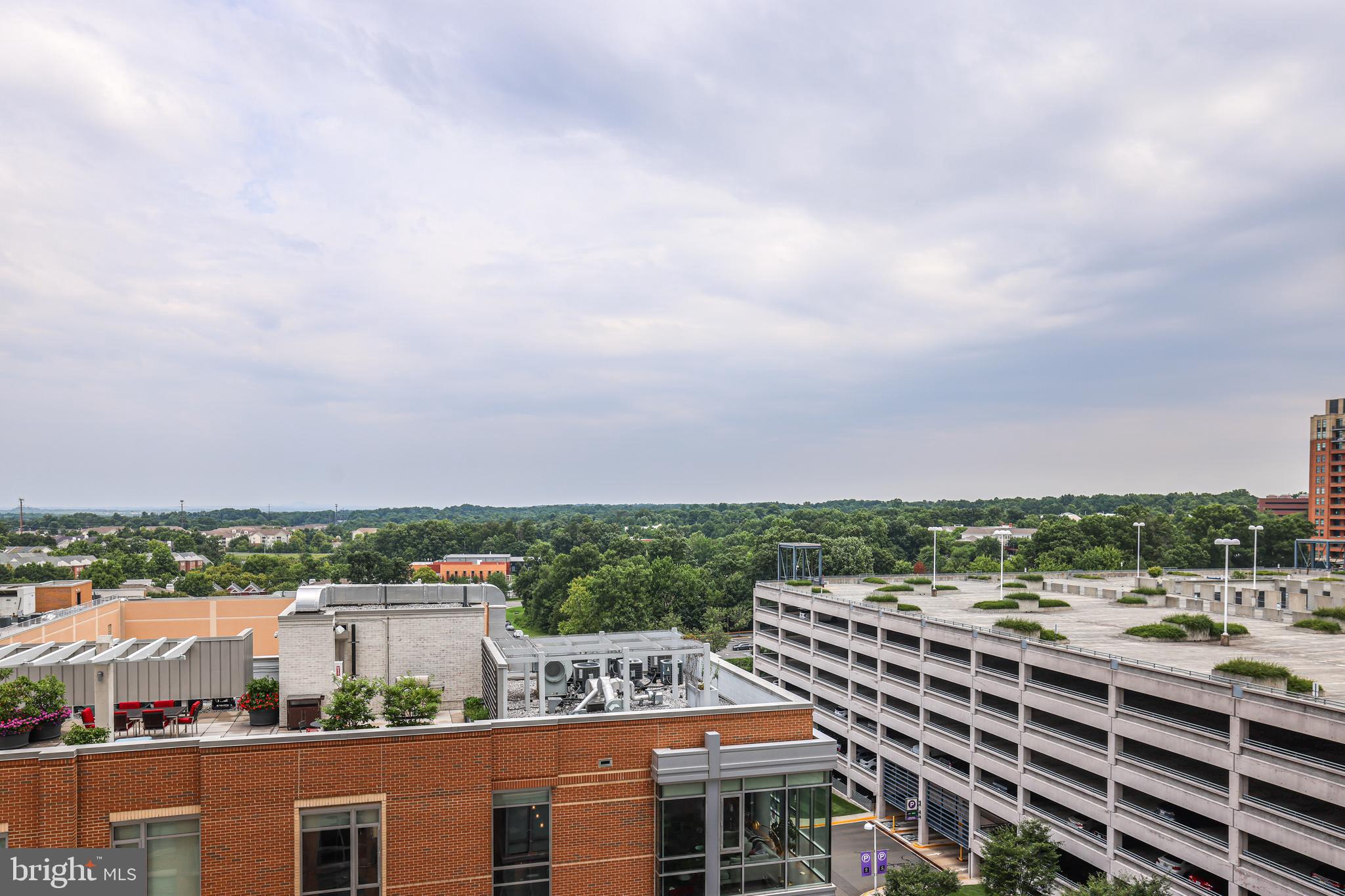MIDTOWN AT RESTON TOWN CENTER - Residential