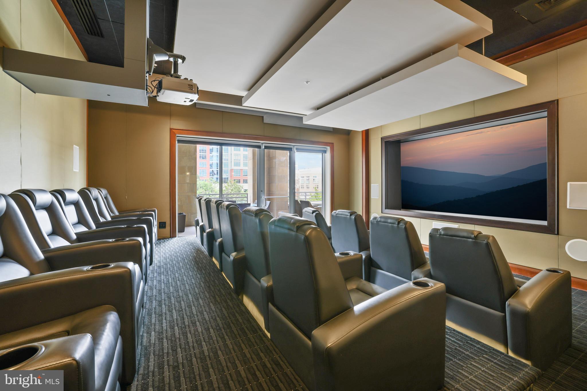 MIDTOWN AT RESTON TOWN CENTER - Residential