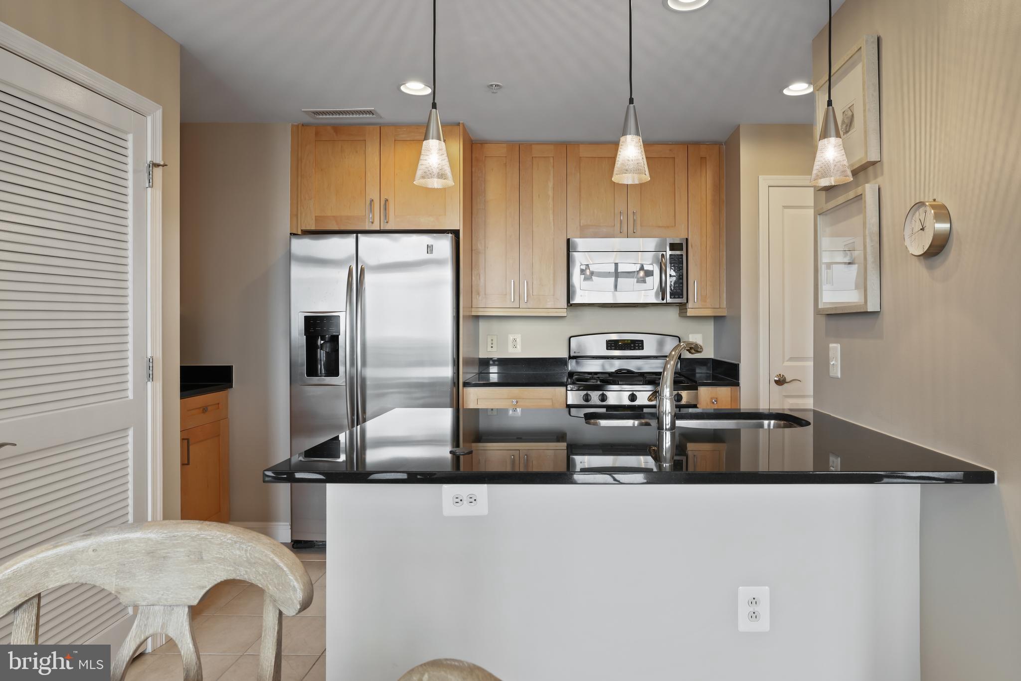 MIDTOWN AT RESTON TOWN CENTER - Residential