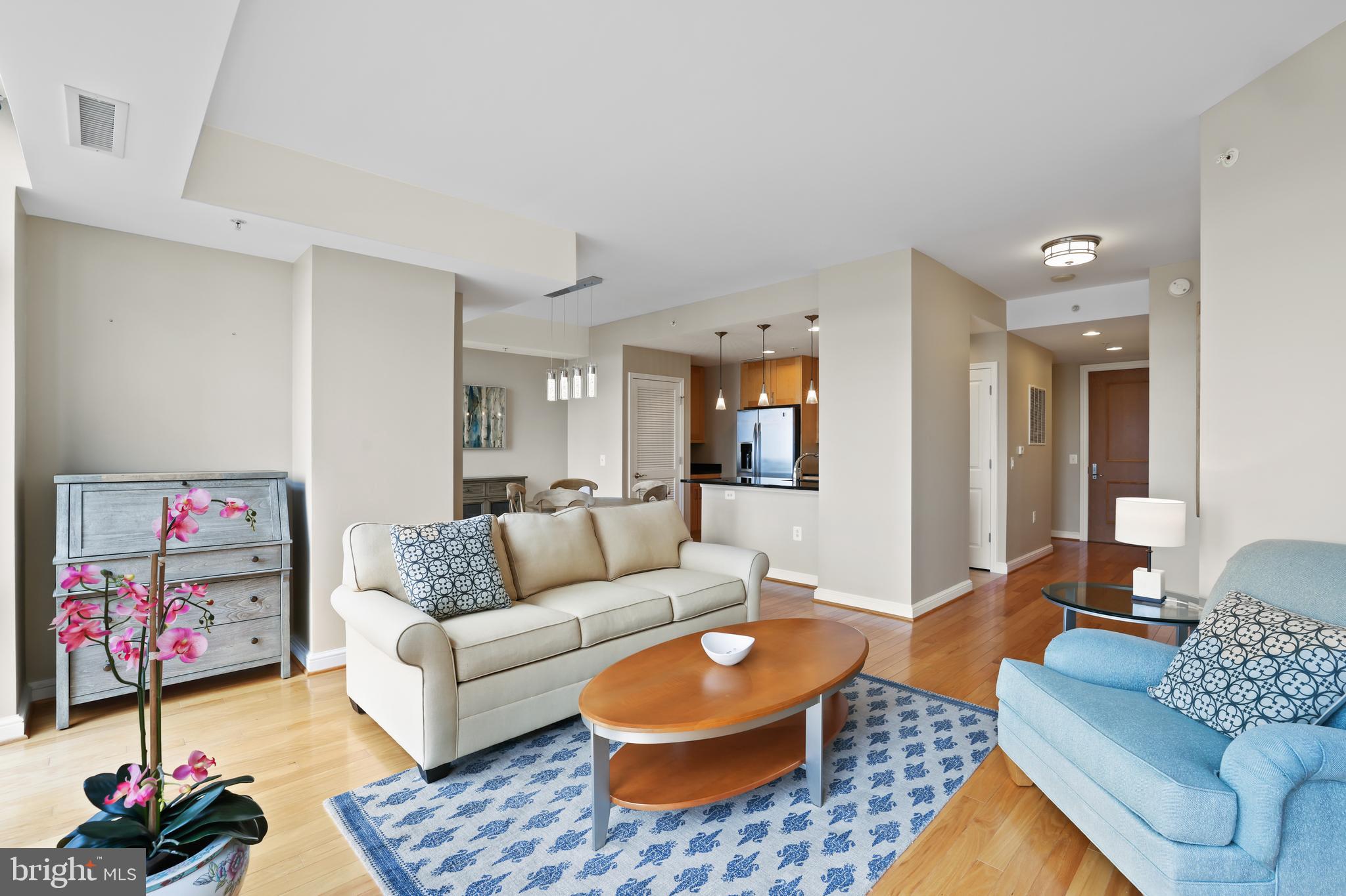 MIDTOWN AT RESTON TOWN CENTER - Residential