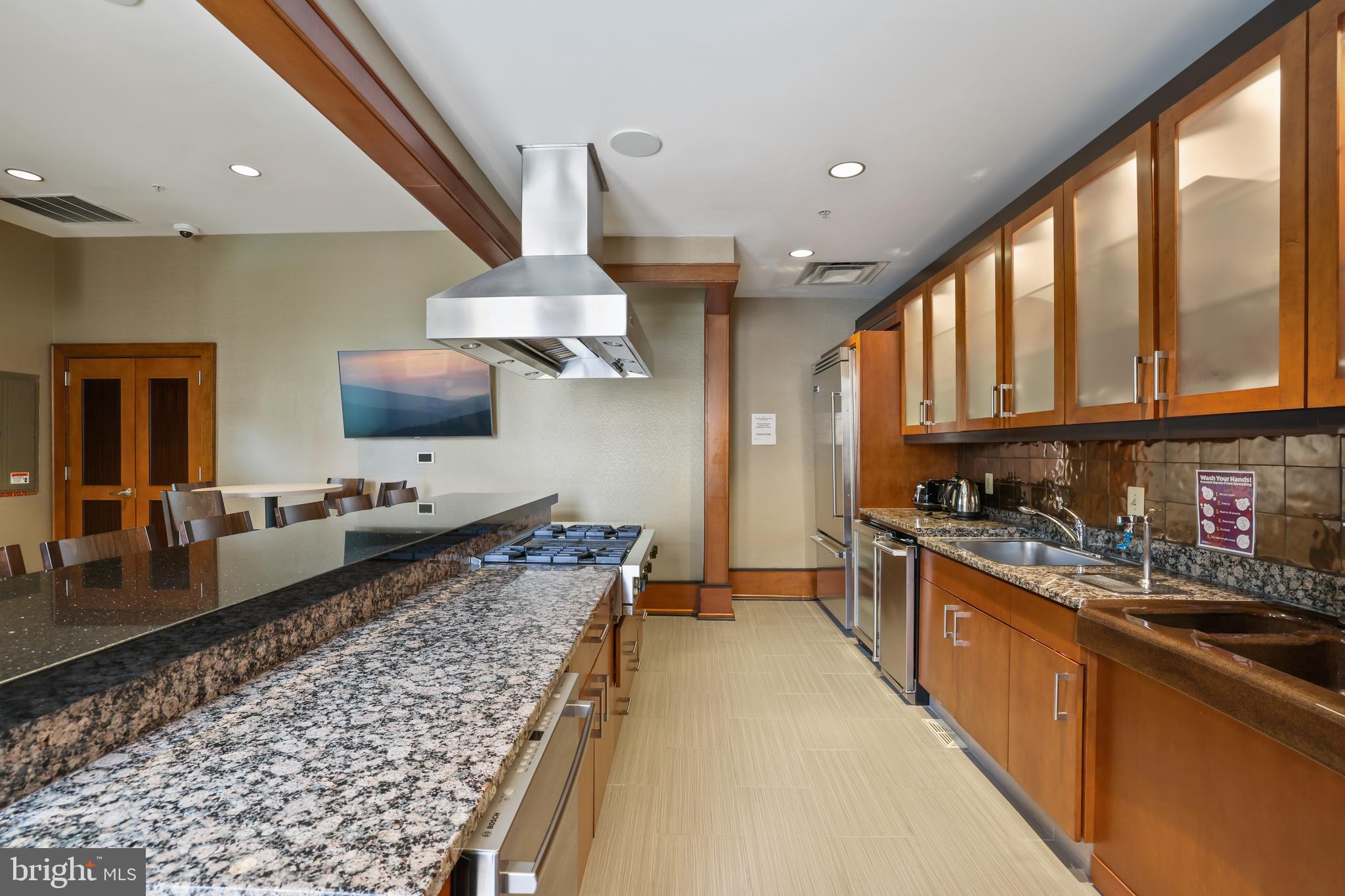 MIDTOWN AT RESTON TOWN CENTER - Residential