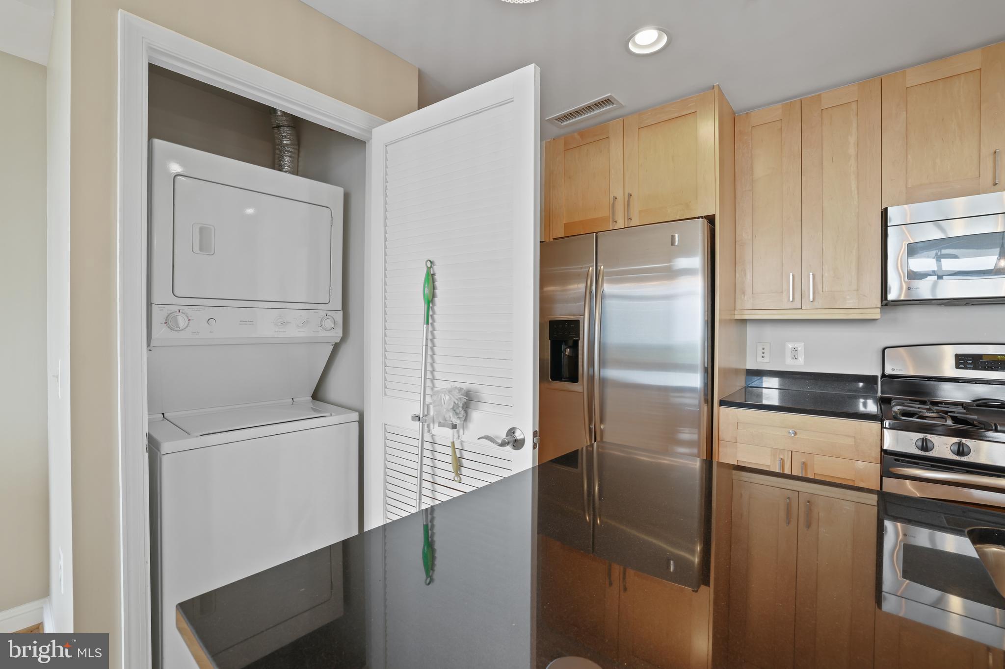 MIDTOWN AT RESTON TOWN CENTER - Residential