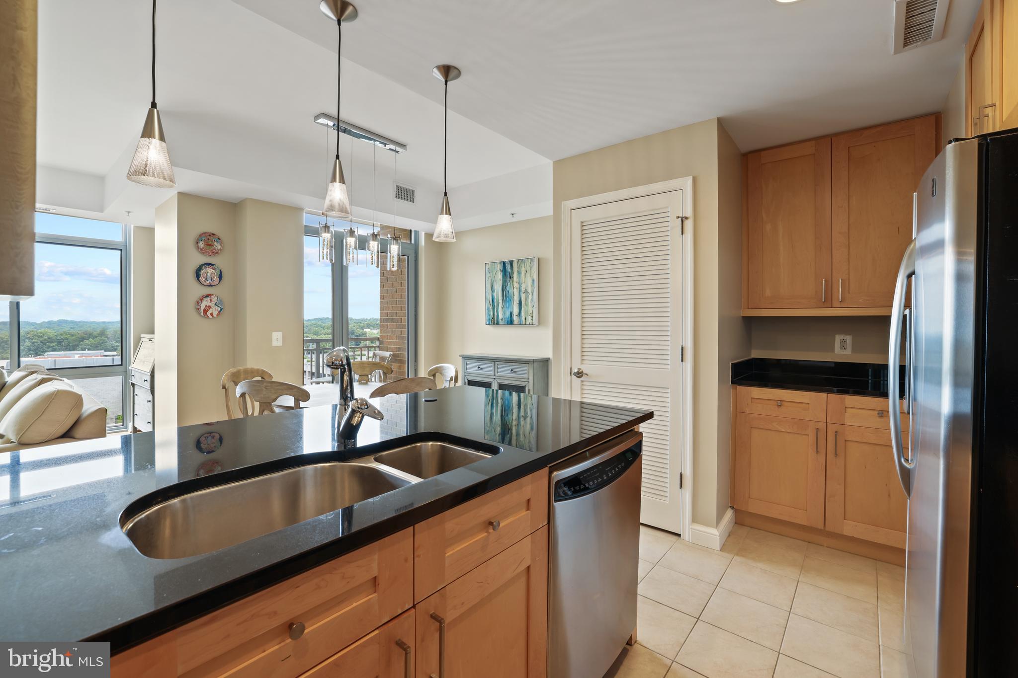 MIDTOWN AT RESTON TOWN CENTER - Residential