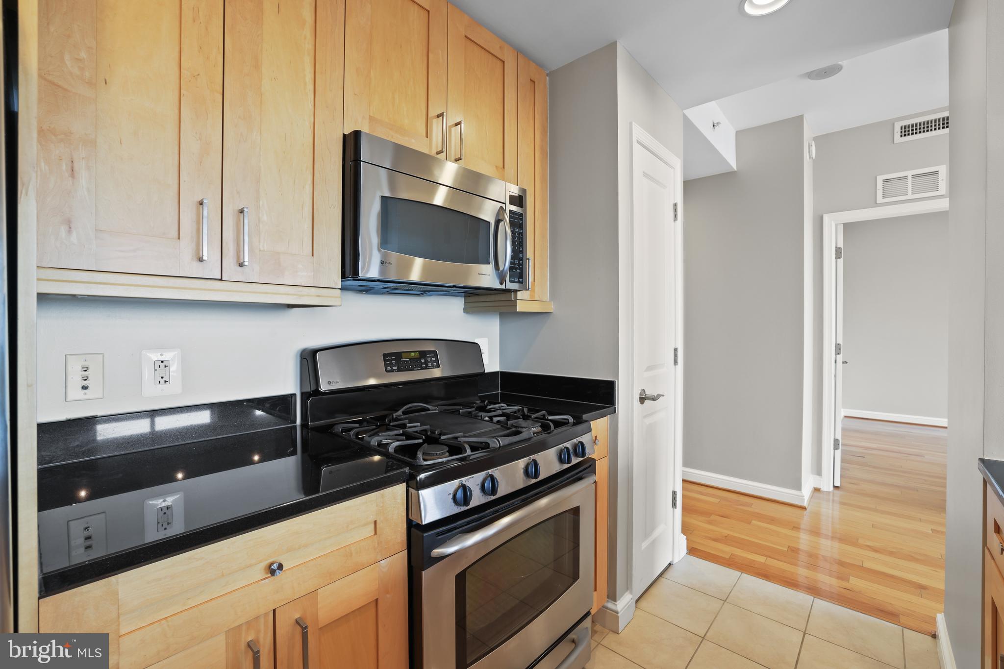 MIDTOWN AT RESTON TOWN CENTER - Residential