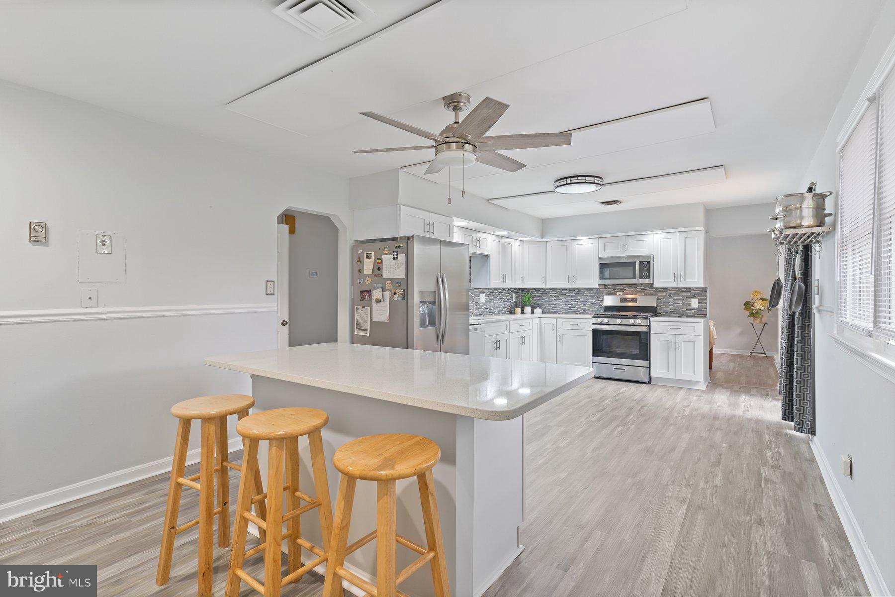 YORKSHIRE VILLAGE - Residential