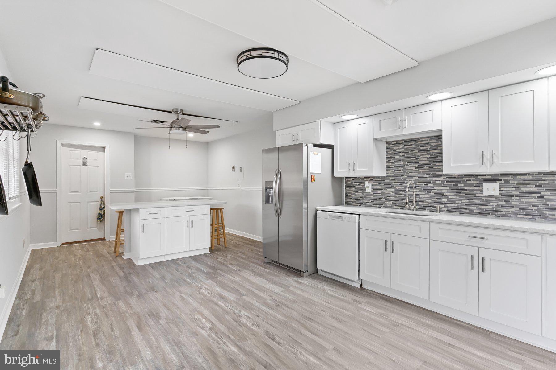 YORKSHIRE VILLAGE - Residential