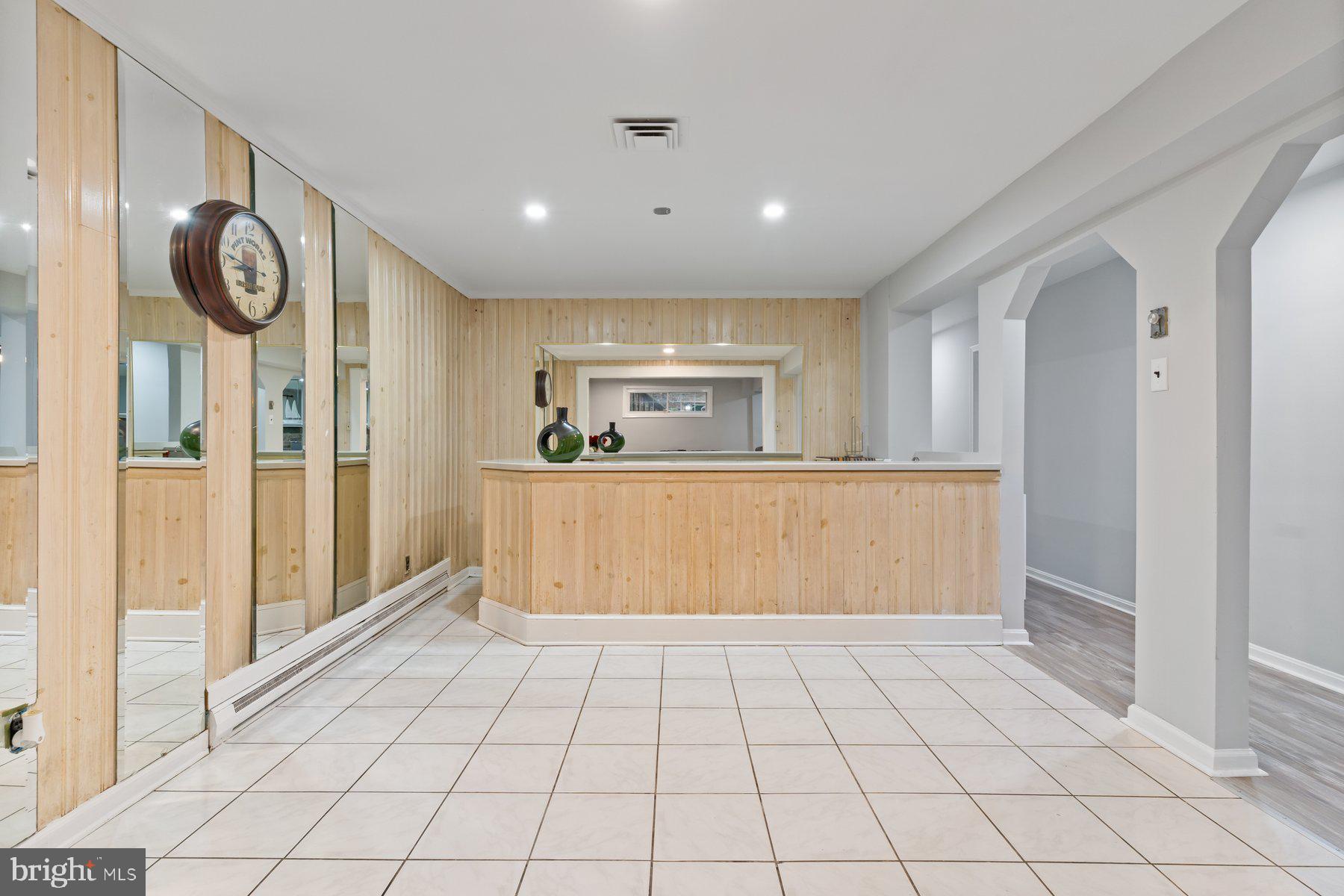 YORKSHIRE VILLAGE - Residential