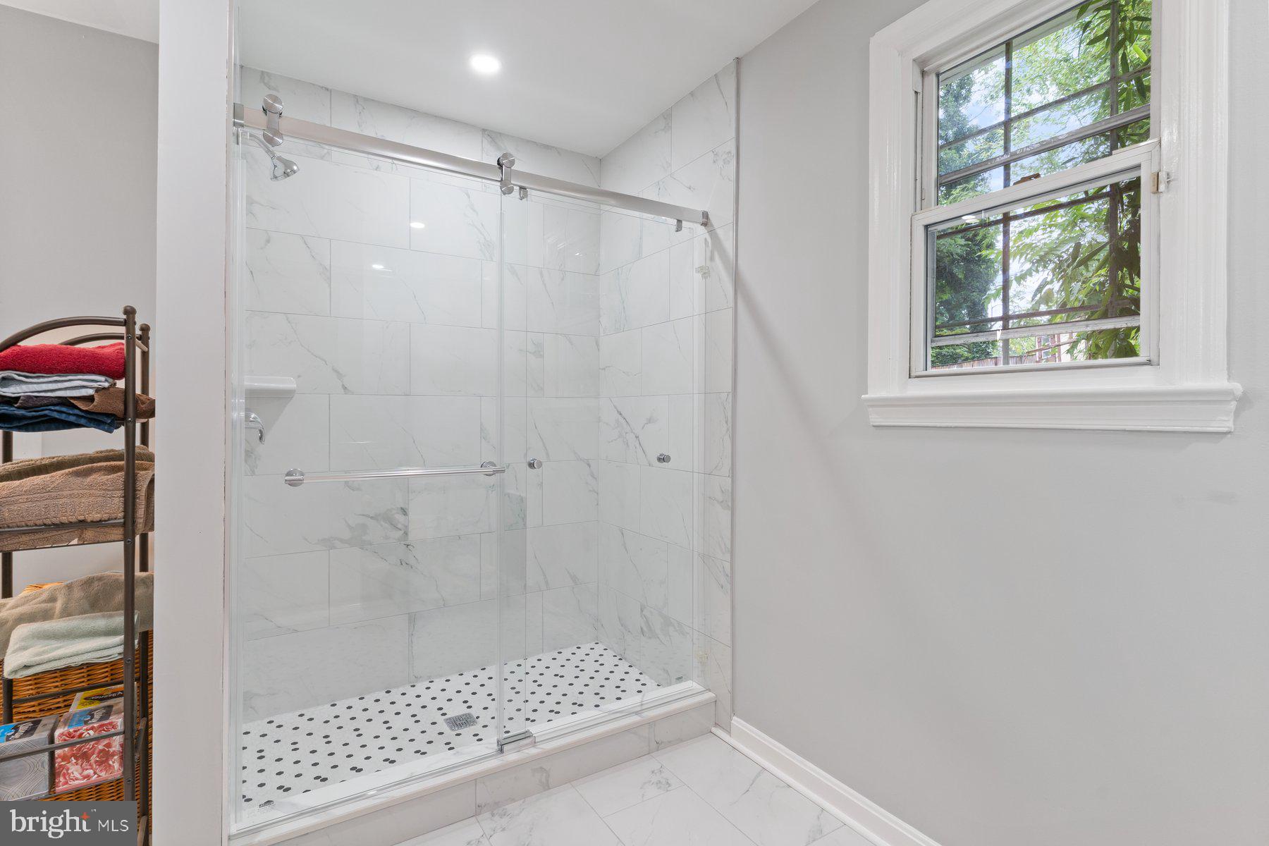 YORKSHIRE VILLAGE - Residential