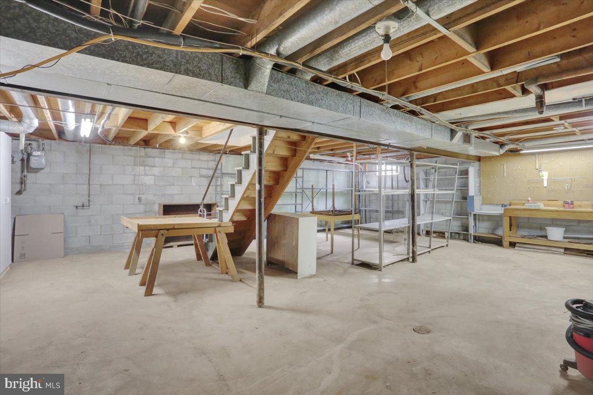 COLLEGE HILL - Residential