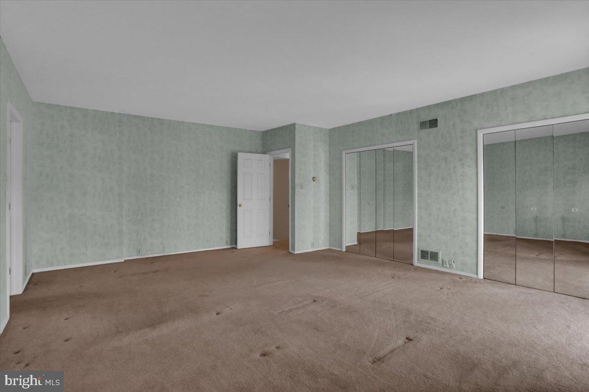 COLLEGE HILL - Residential