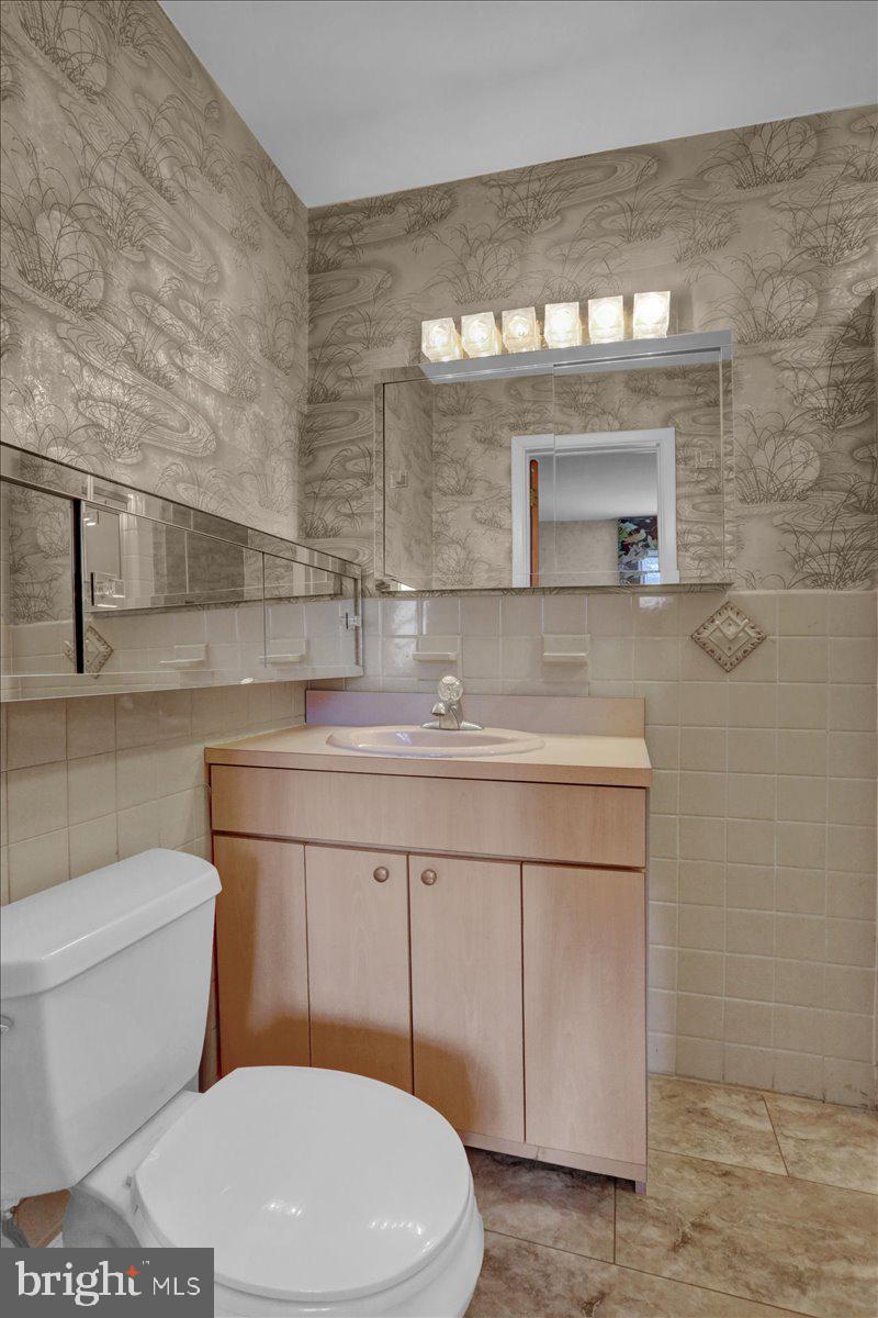 COLLEGE HILL - Residential