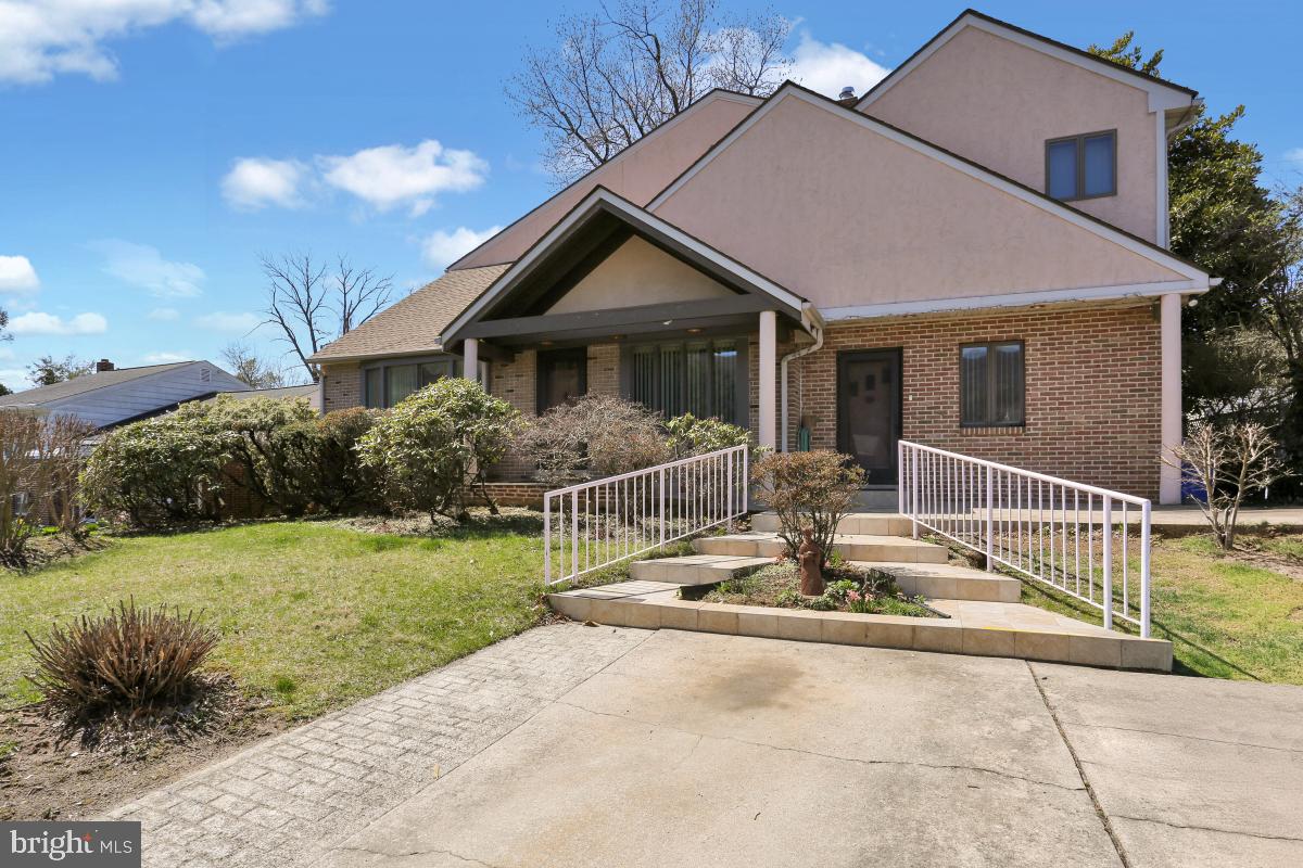 COLLEGE HILL - Residential