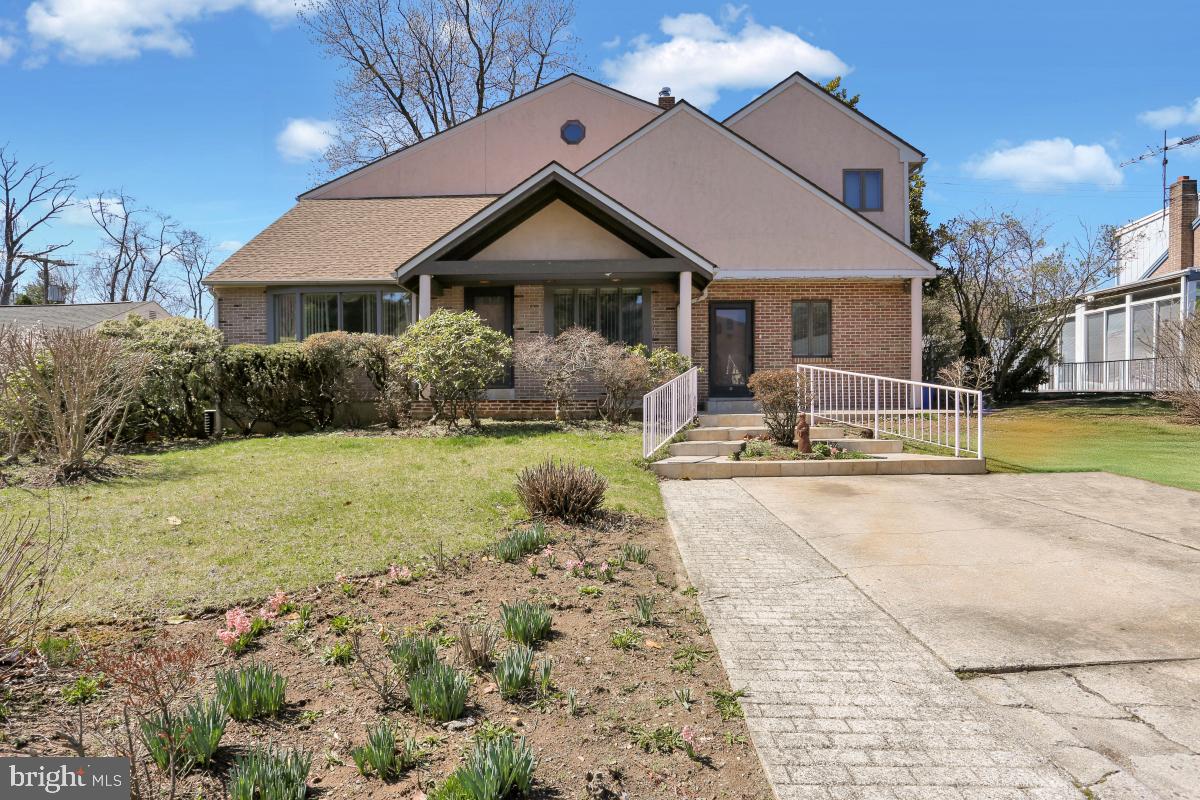 COLLEGE HILL - Residential