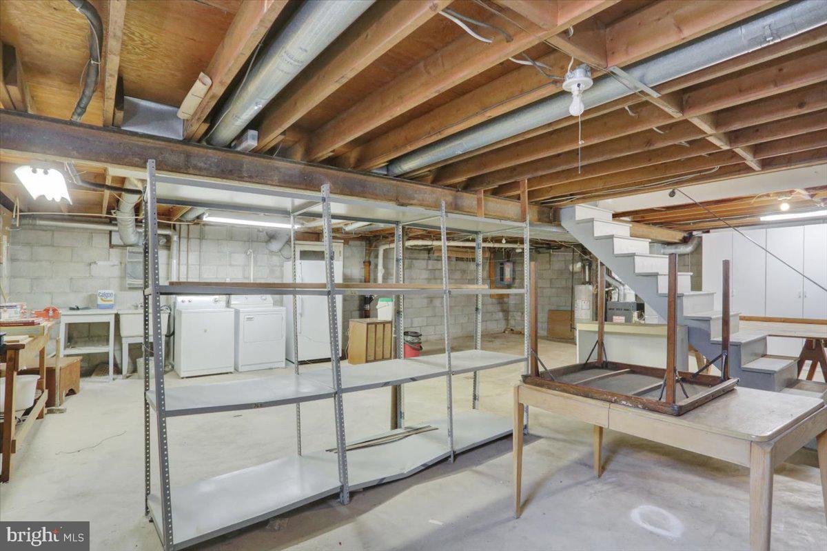 COLLEGE HILL - Residential