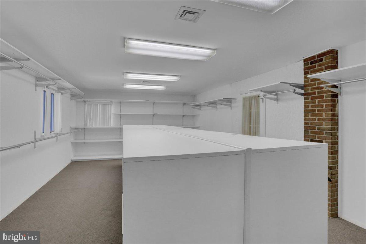 COLLEGE HILL - Residential