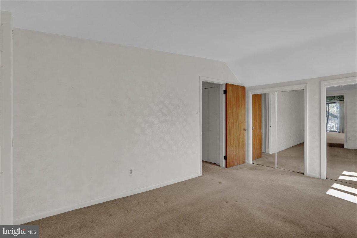 COLLEGE HILL - Residential